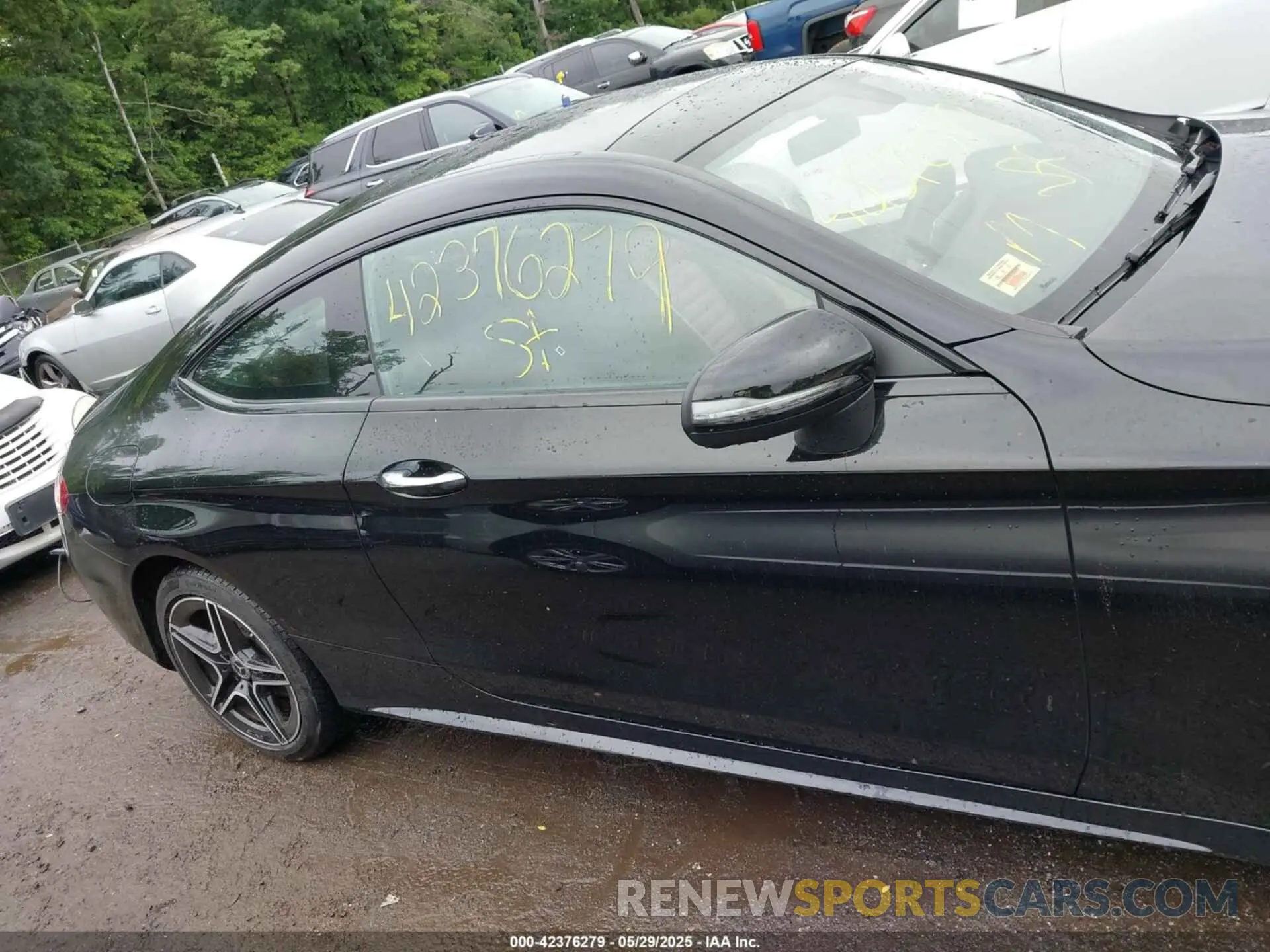 14 Photograph of a damaged car W1KWJ8EB5MG092130 MERCEDES-BENZ C 300 2021
