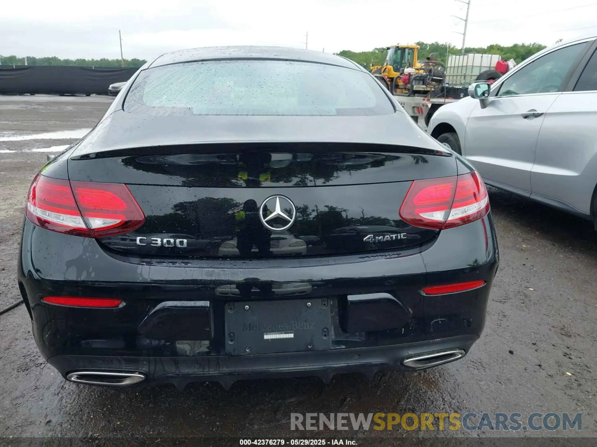 17 Photograph of a damaged car W1KWJ8EB5MG092130 MERCEDES-BENZ C 300 2021