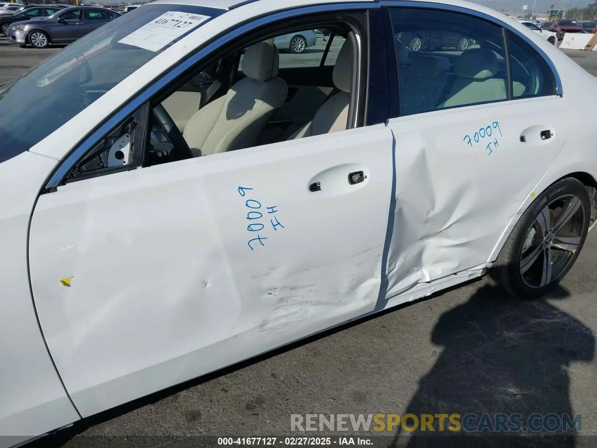 6 Photograph of a damaged car W1KAF4GB0NR020372 MERCEDES-BENZ C 300 2022