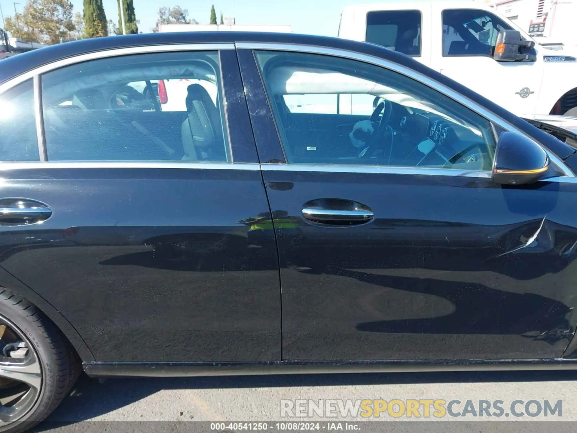 14 Photograph of a damaged car W1KAF4GB2NR063093 MERCEDES-BENZ C 300 2022