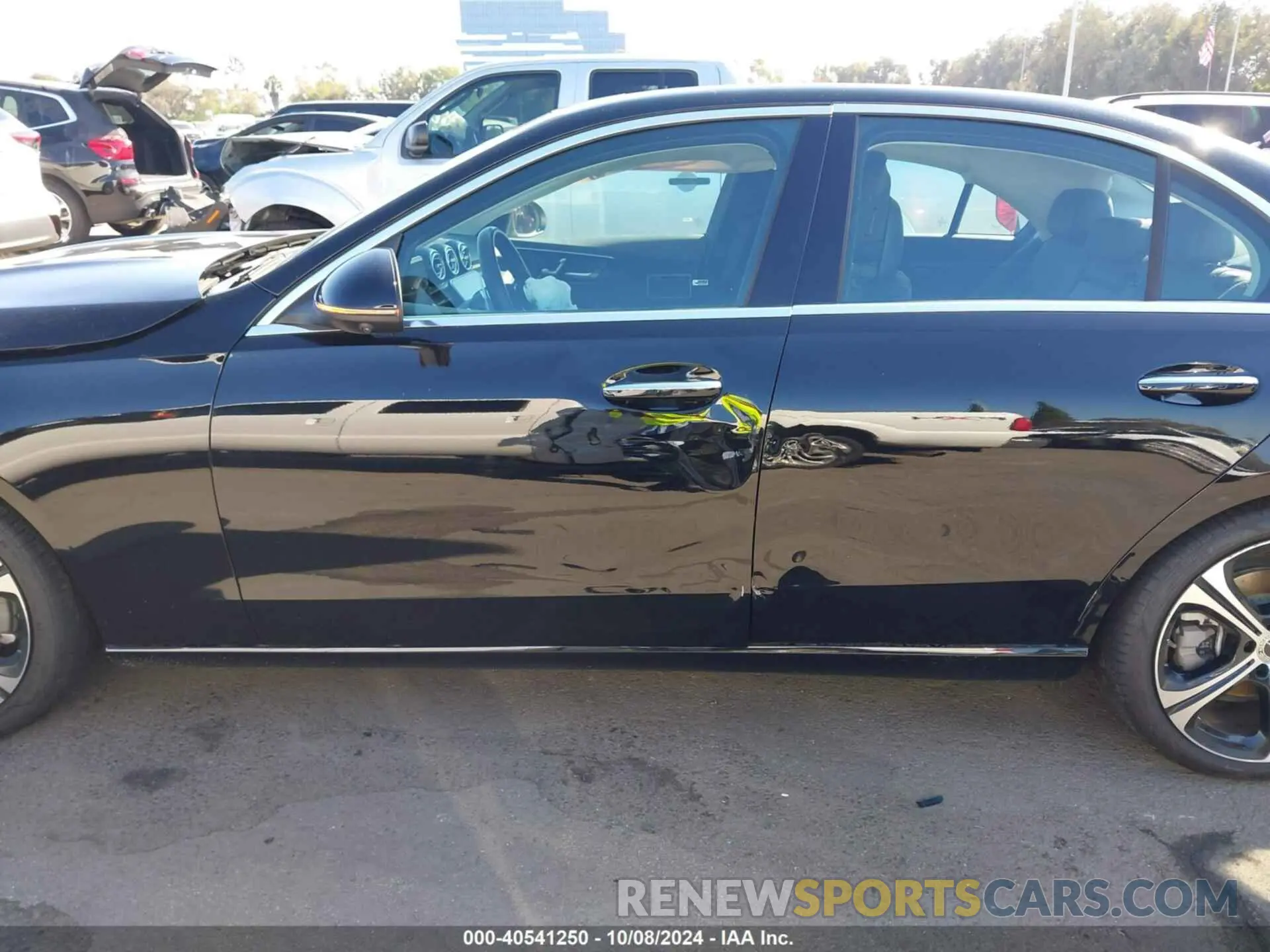 15 Photograph of a damaged car W1KAF4GB2NR063093 MERCEDES-BENZ C 300 2022