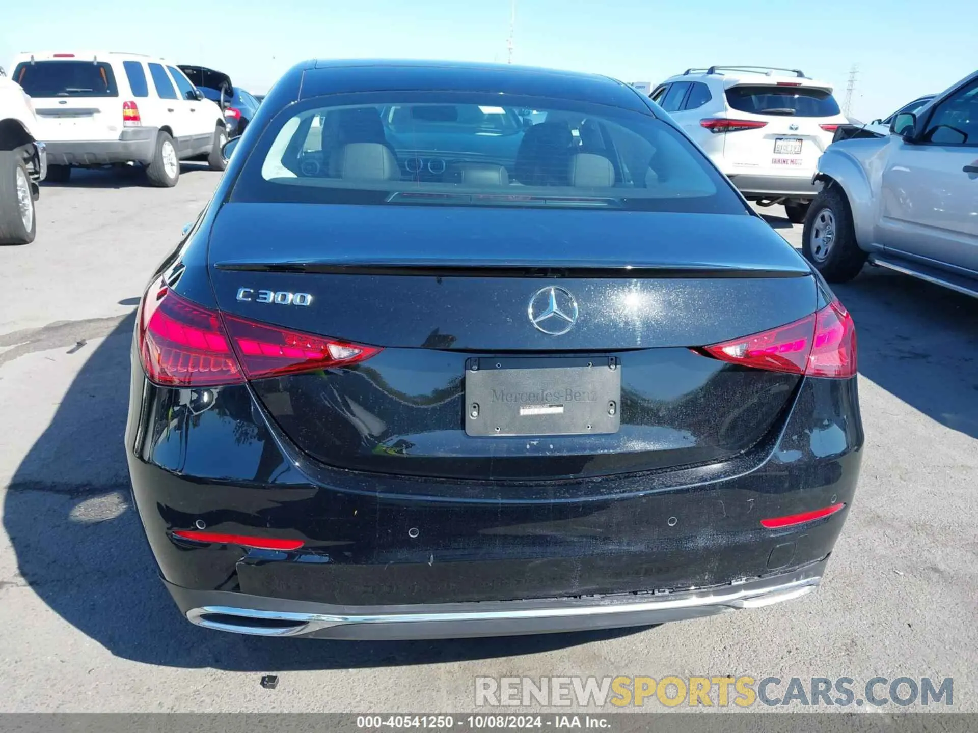17 Photograph of a damaged car W1KAF4GB2NR063093 MERCEDES-BENZ C 300 2022
