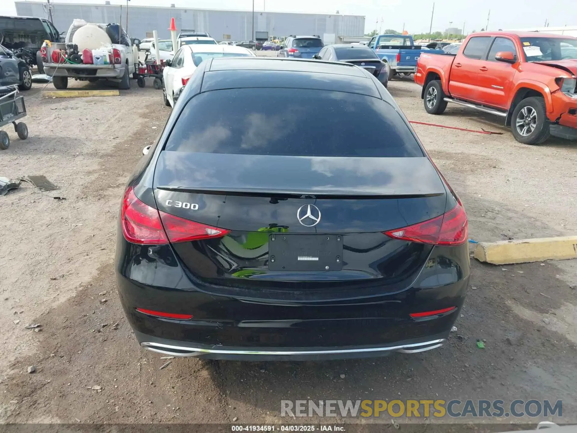 17 Photograph of a damaged car W1KAF4GB4NR036199 MERCEDES-BENZ C 300 2022