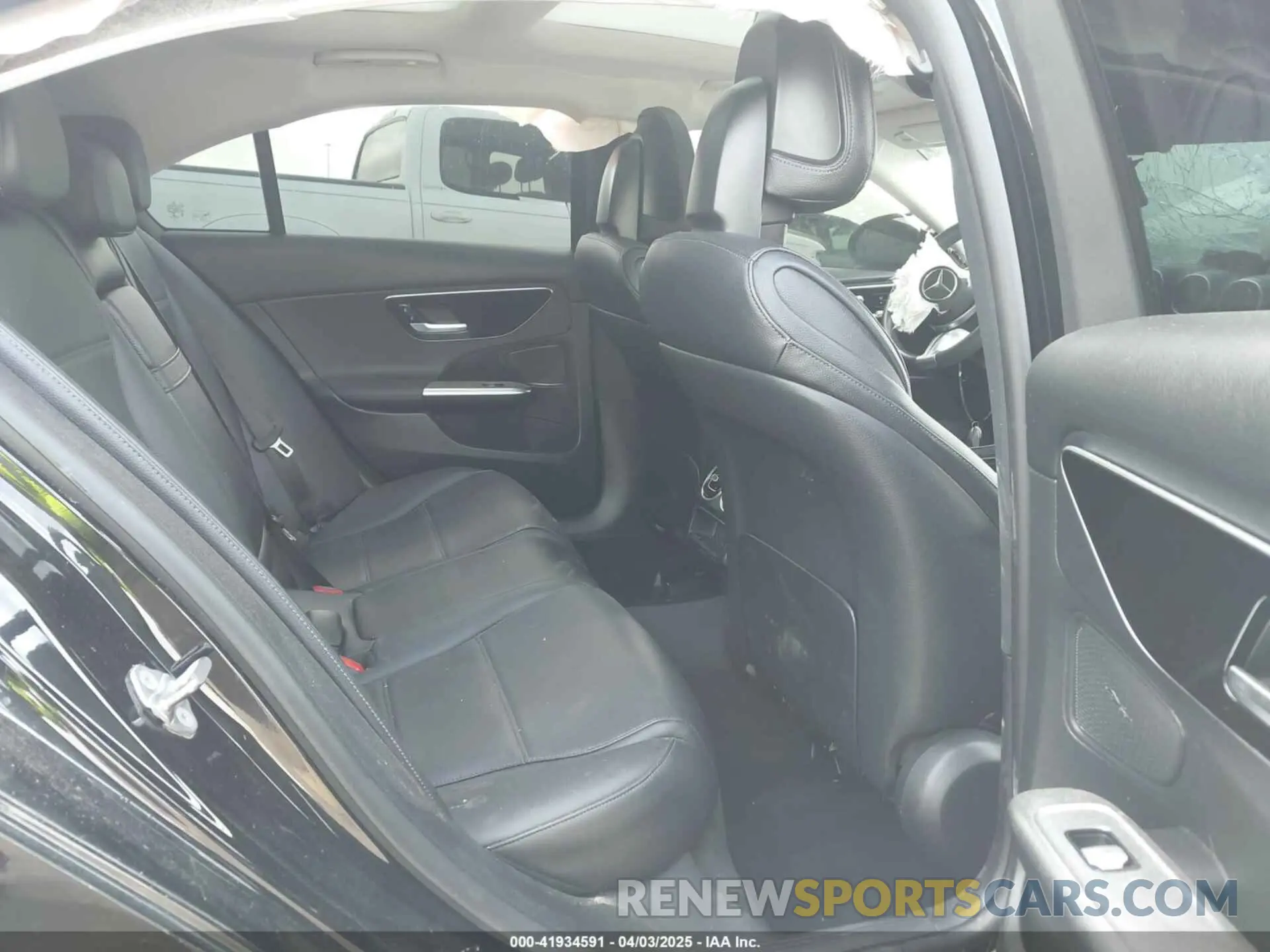 8 Photograph of a damaged car W1KAF4GB4NR036199 MERCEDES-BENZ C 300 2022