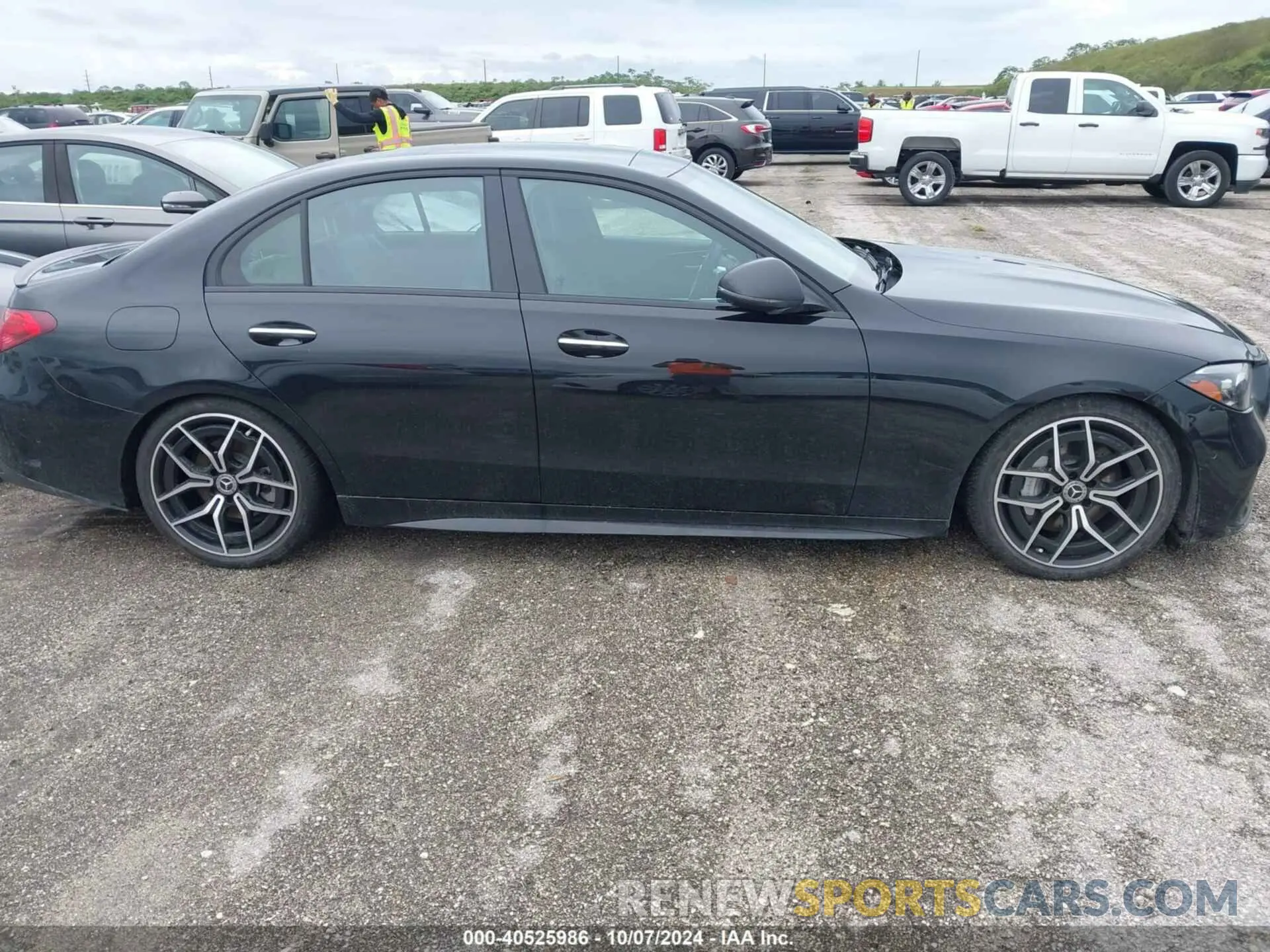 13 Photograph of a damaged car W1KAF4GB6NR031554 MERCEDES-BENZ C 300 2022