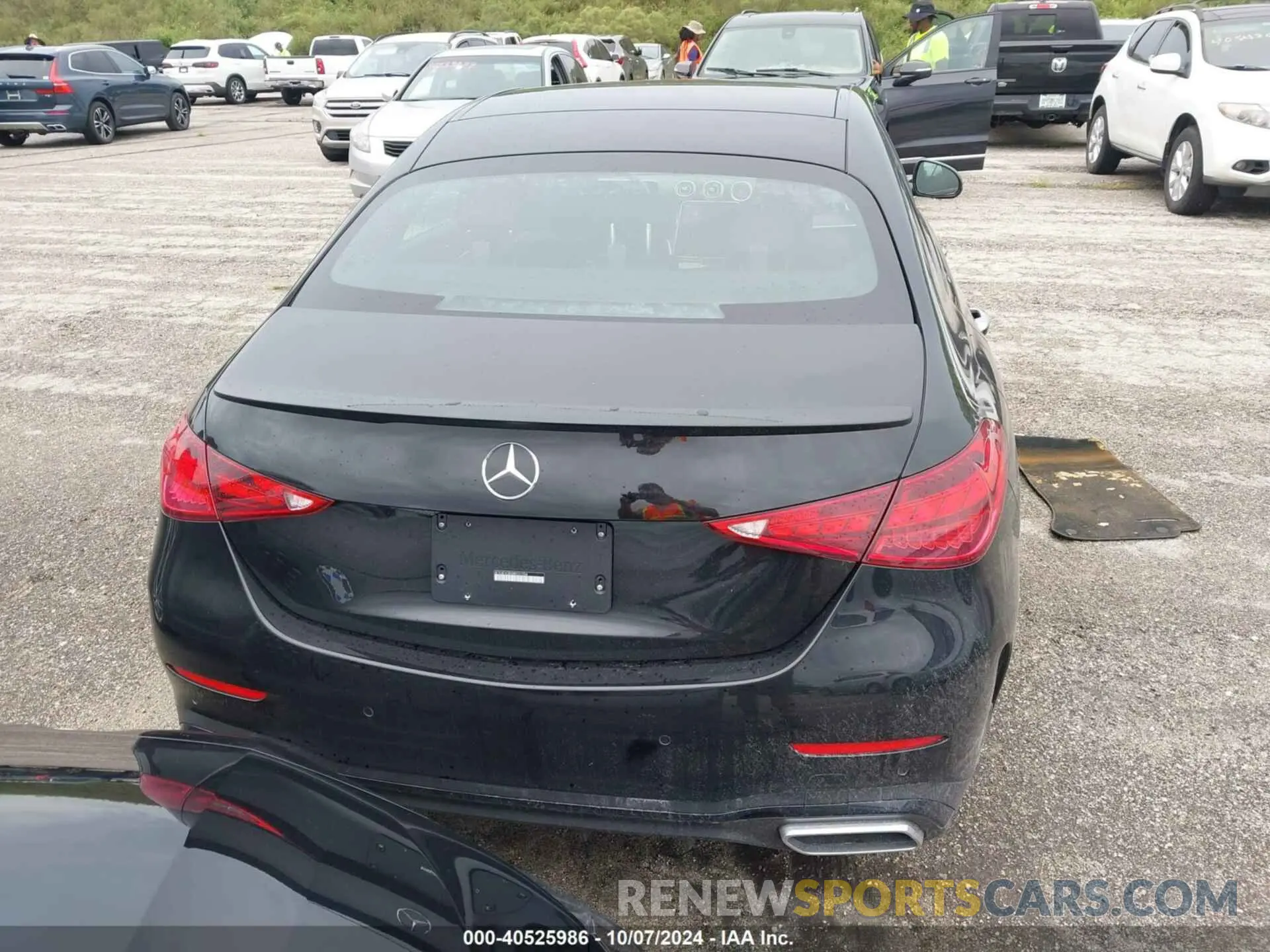 16 Photograph of a damaged car W1KAF4GB6NR031554 MERCEDES-BENZ C 300 2022