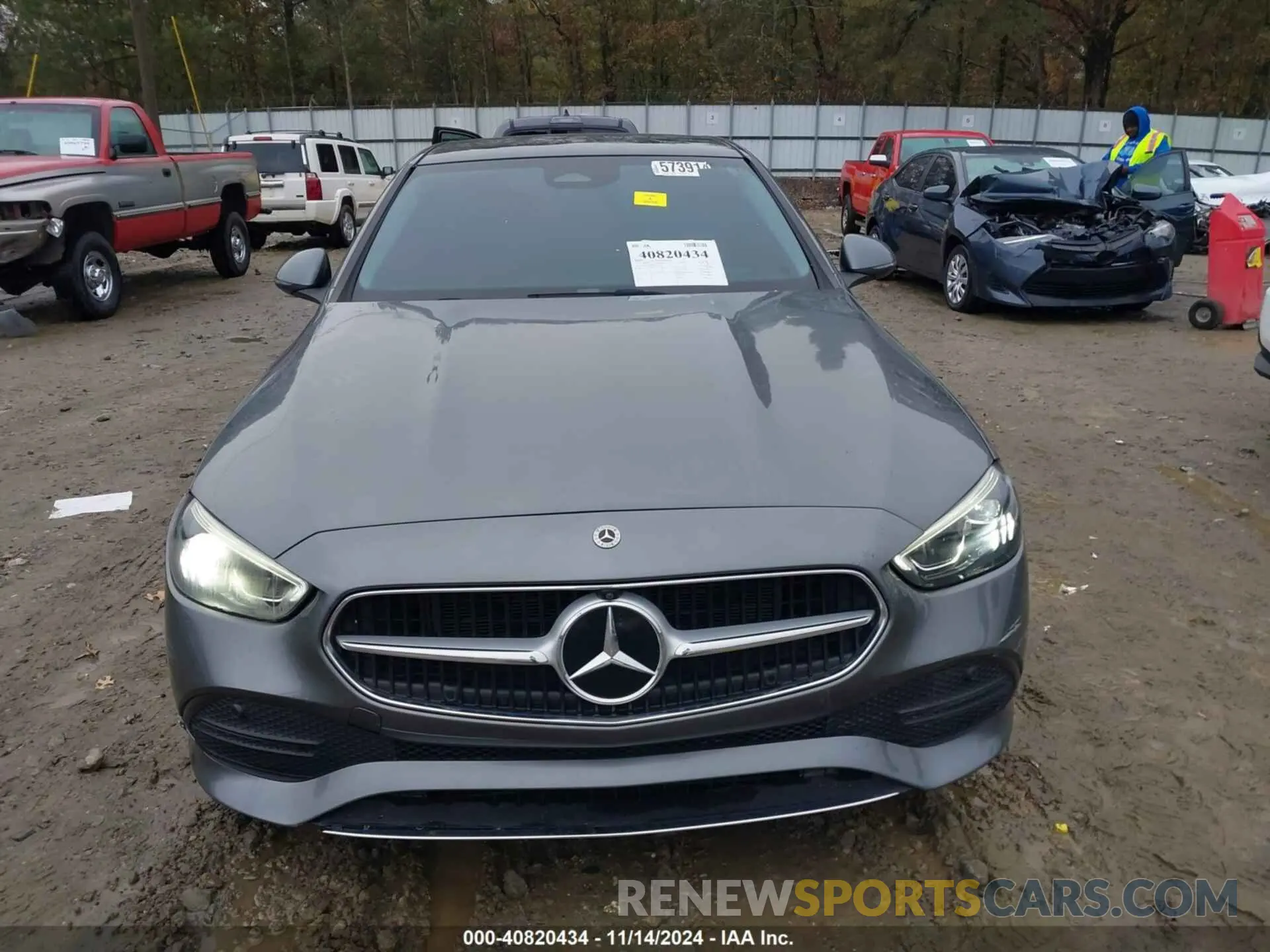 12 Photograph of a damaged car W1KAF4GB8NR009846 MERCEDES-BENZ C 300 2022