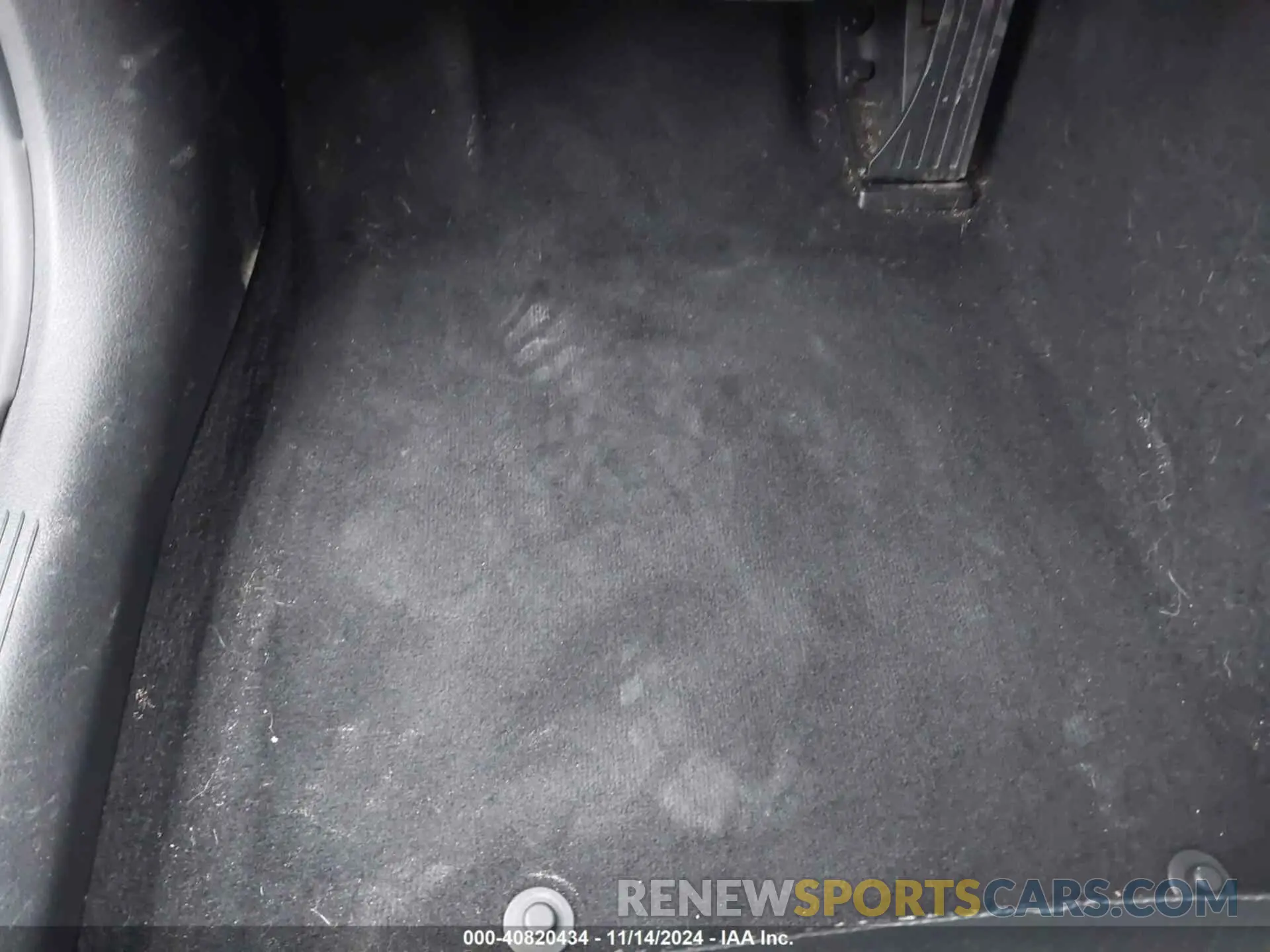 17 Photograph of a damaged car W1KAF4GB8NR009846 MERCEDES-BENZ C 300 2022