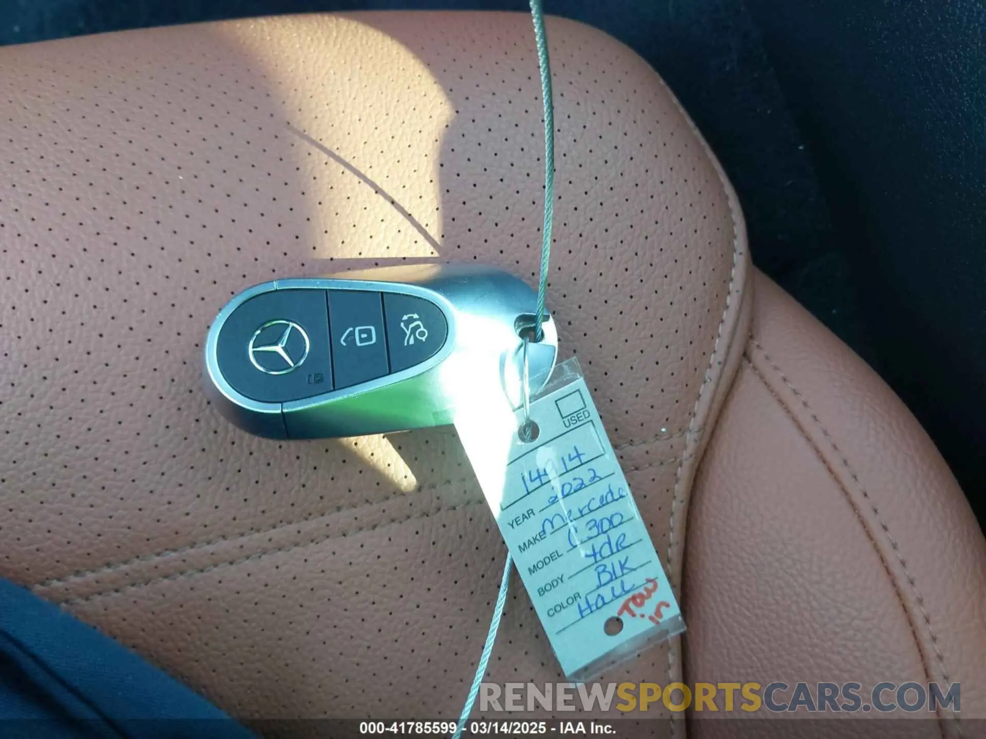 11 Photograph of a damaged car W1KAF4GB8NR047335 MERCEDES-BENZ C 300 2022