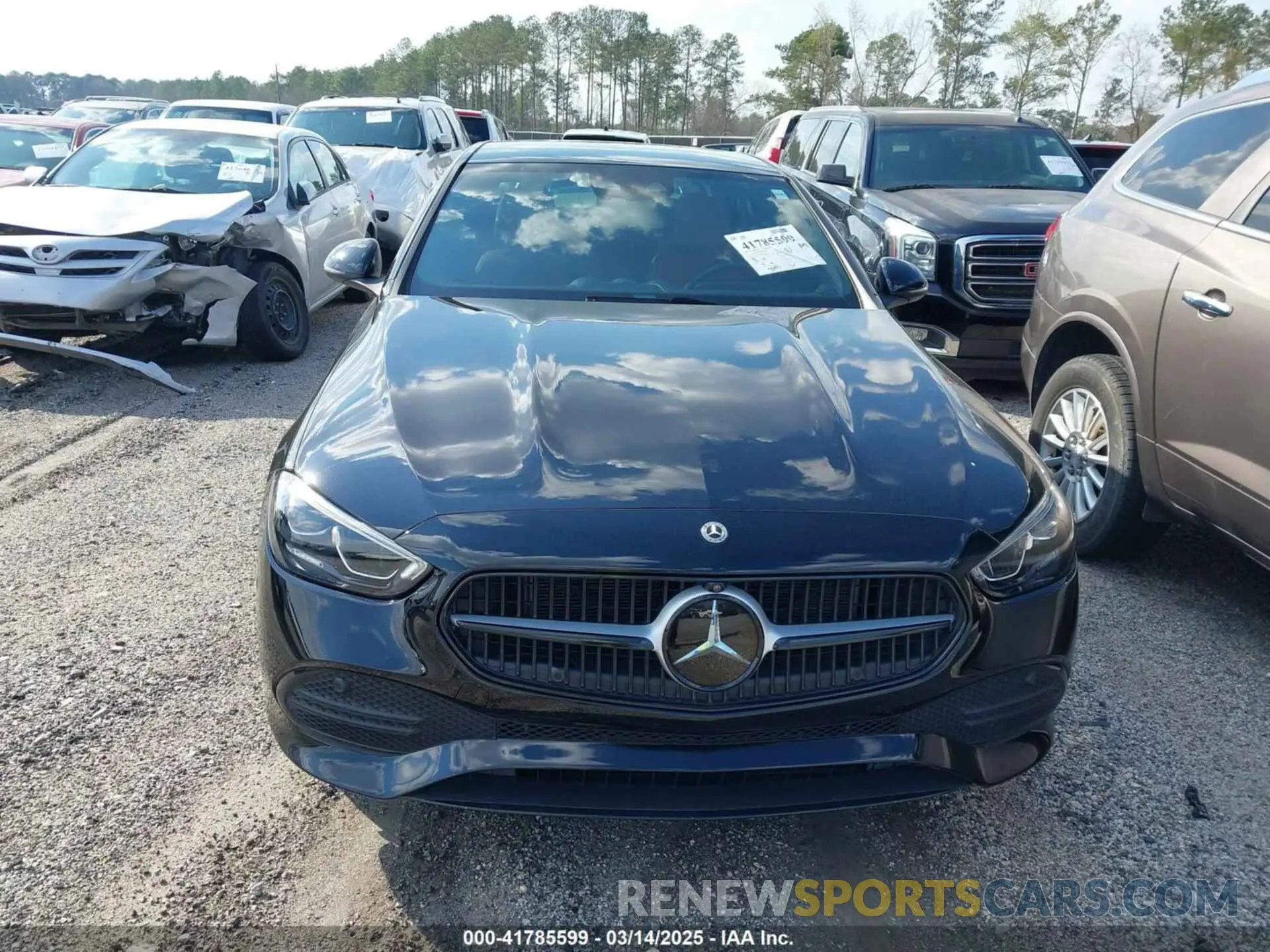12 Photograph of a damaged car W1KAF4GB8NR047335 MERCEDES-BENZ C 300 2022