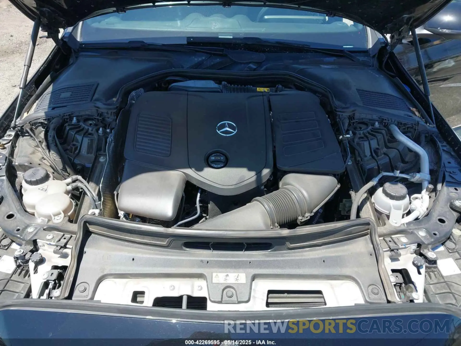 10 Photograph of a damaged car W1KAF4GB8NR066743 MERCEDES-BENZ C 300 2022