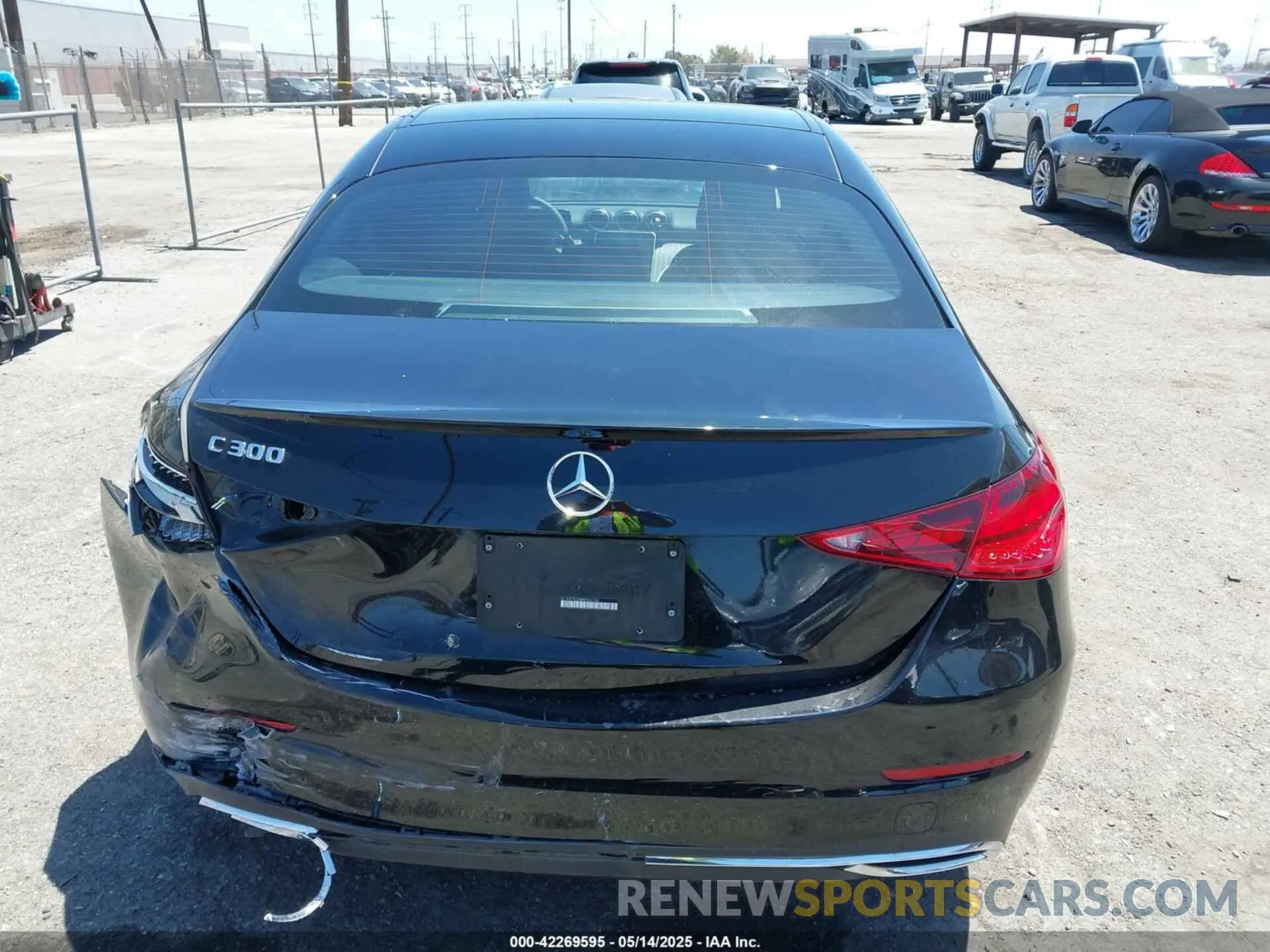 16 Photograph of a damaged car W1KAF4GB8NR066743 MERCEDES-BENZ C 300 2022