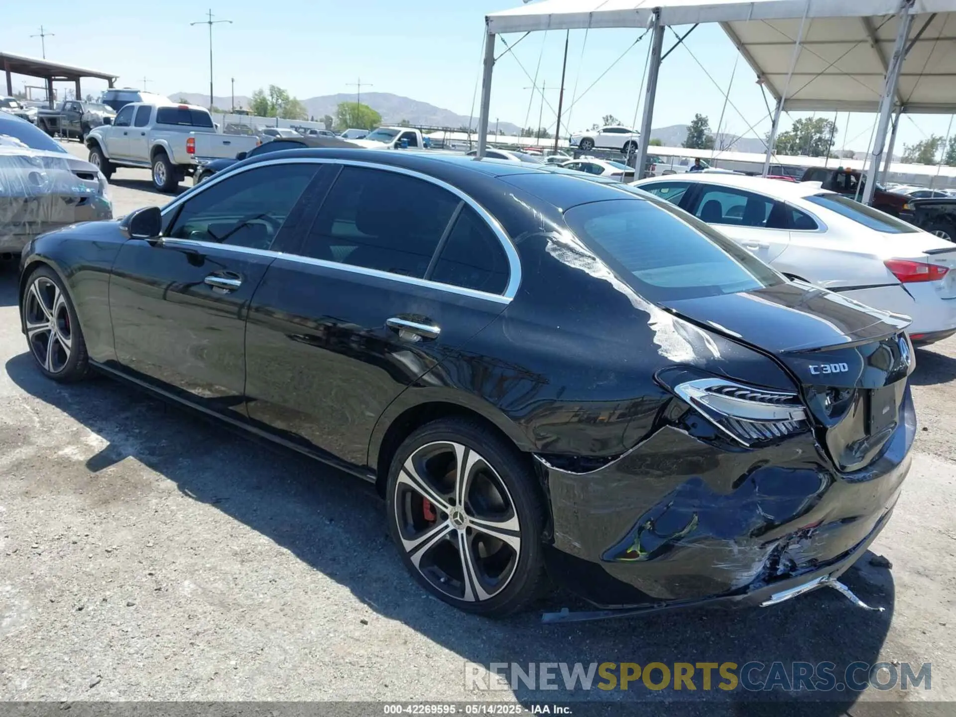 3 Photograph of a damaged car W1KAF4GB8NR066743 MERCEDES-BENZ C 300 2022