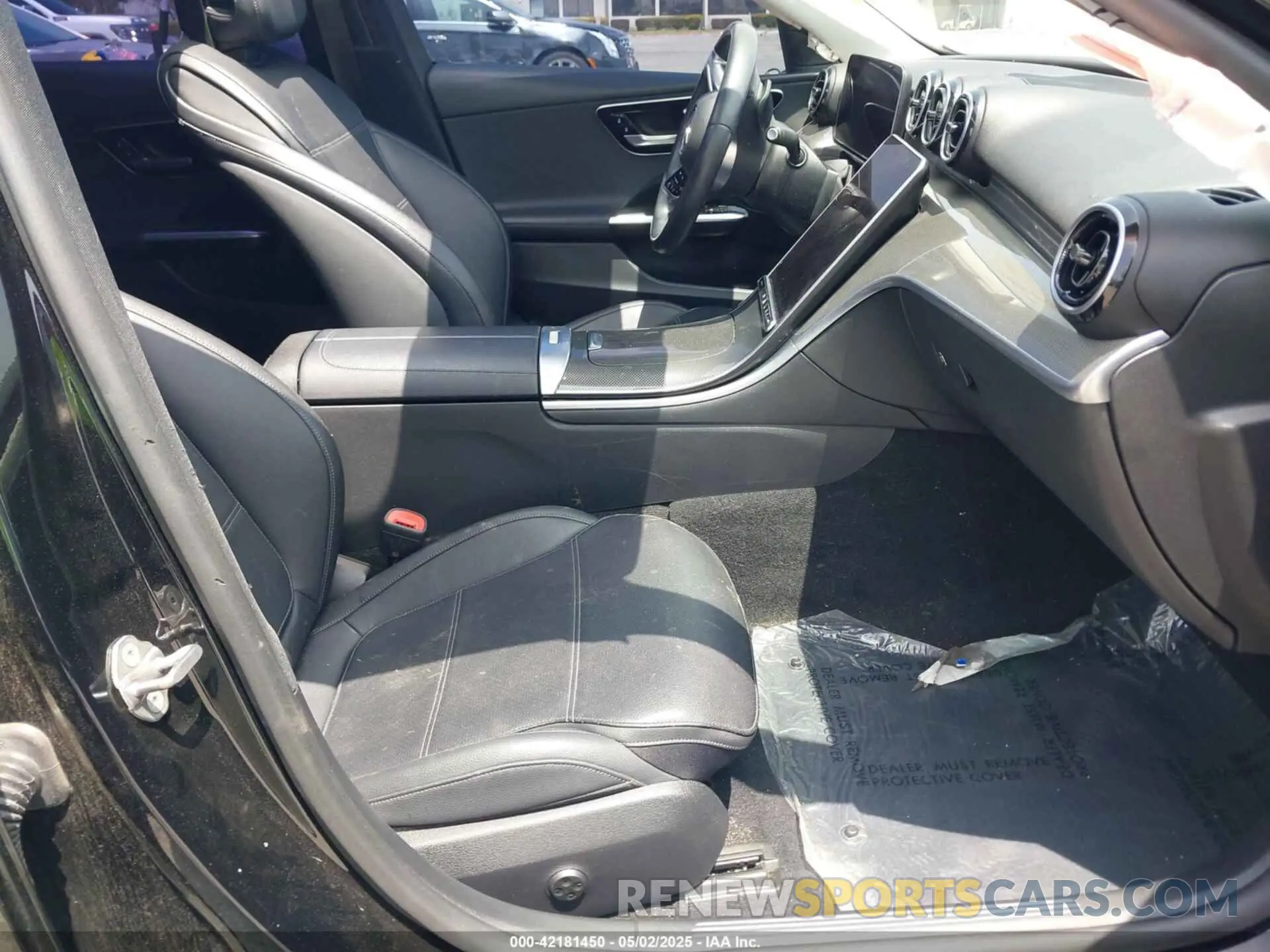 5 Photograph of a damaged car W1KAF4GB9NR017910 MERCEDES-BENZ C 300 2022