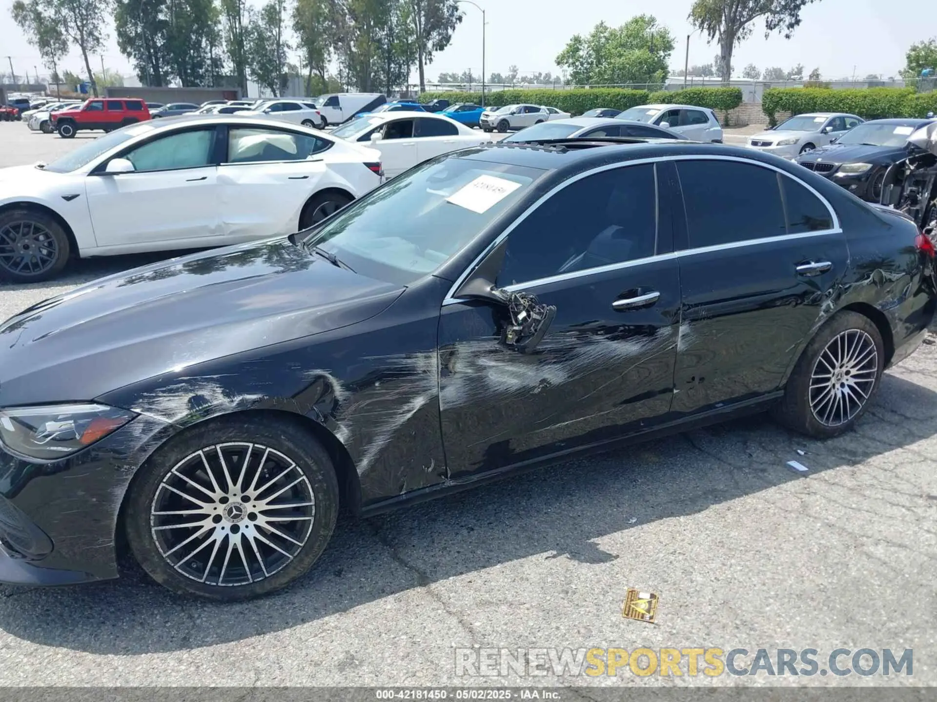 6 Photograph of a damaged car W1KAF4GB9NR017910 MERCEDES-BENZ C 300 2022