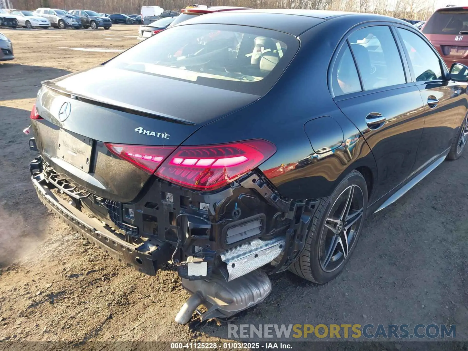 18 Photograph of a damaged car W1KAF4HB2NR041156 MERCEDES-BENZ C 300 2022