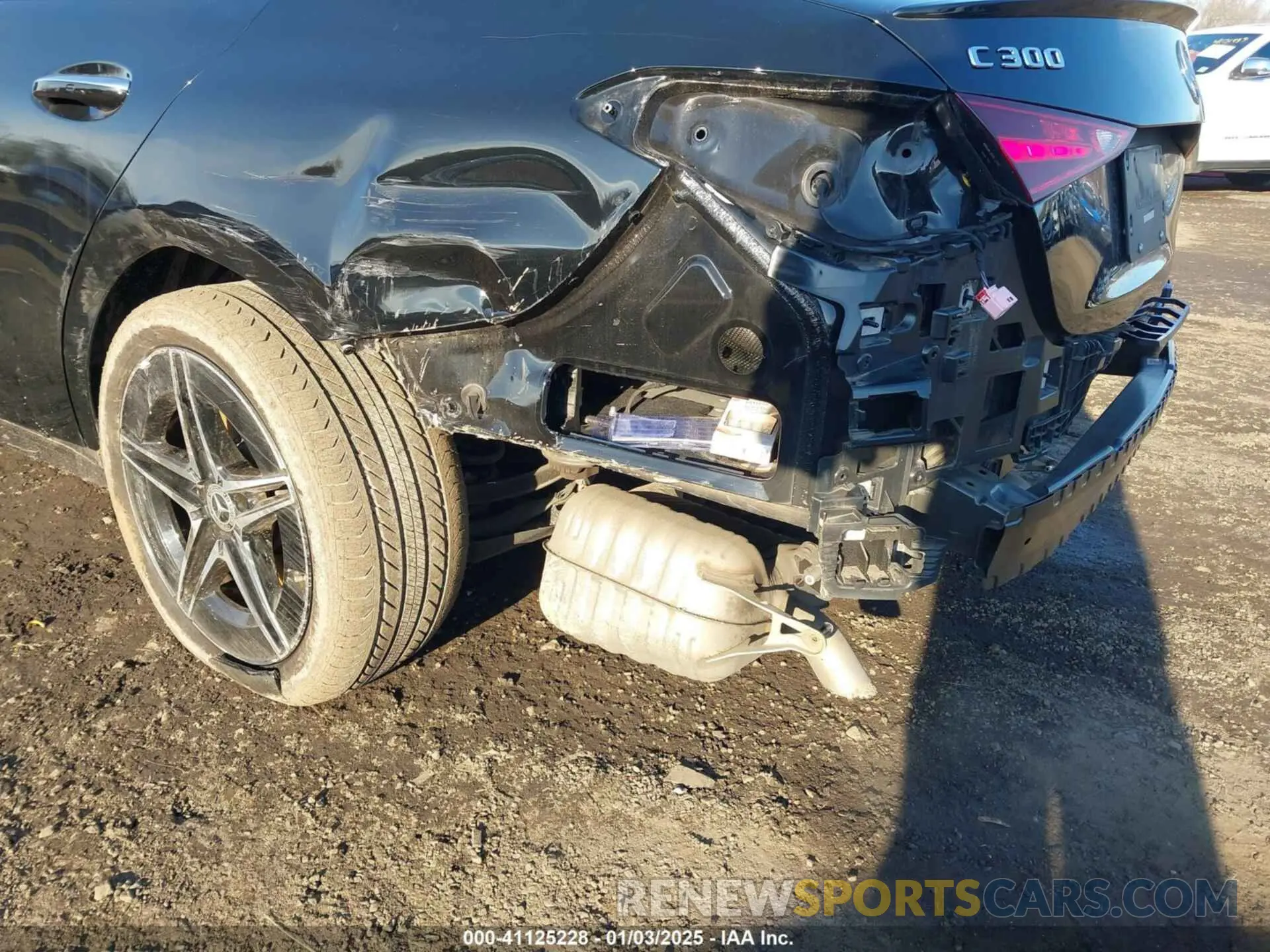 21 Photograph of a damaged car W1KAF4HB2NR041156 MERCEDES-BENZ C 300 2022