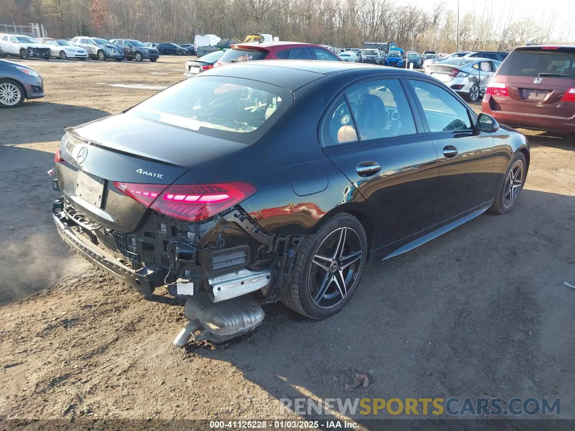 4 Photograph of a damaged car W1KAF4HB2NR041156 MERCEDES-BENZ C 300 2022