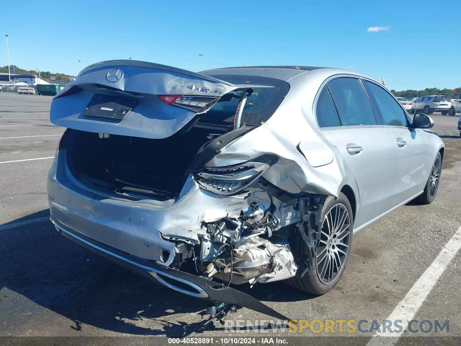 4 Photograph of a damaged car W1KAF4HB2NR052576 MERCEDES-BENZ C 300 2022