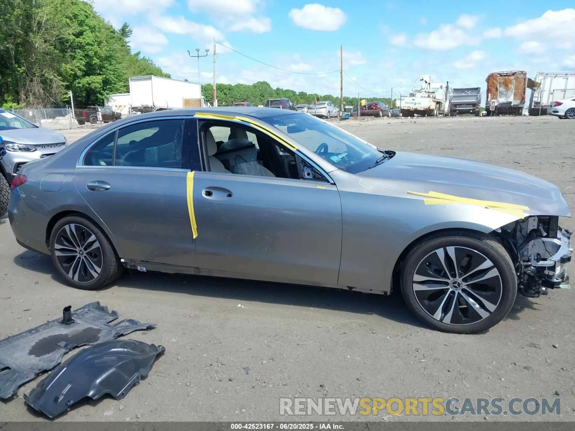 14 Photograph of a damaged car W1KAF4HB2NR062167 MERCEDES-BENZ C 300 2022
