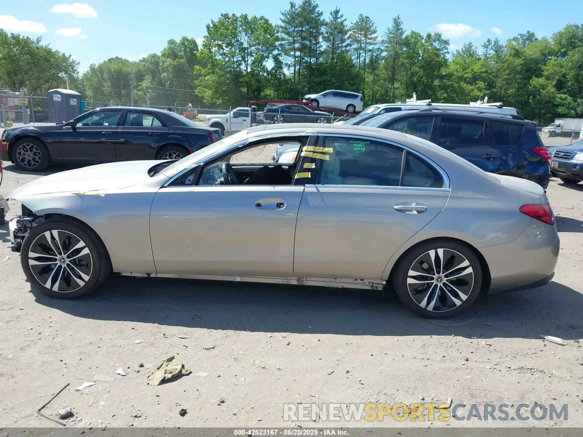 15 Photograph of a damaged car W1KAF4HB2NR062167 MERCEDES-BENZ C 300 2022