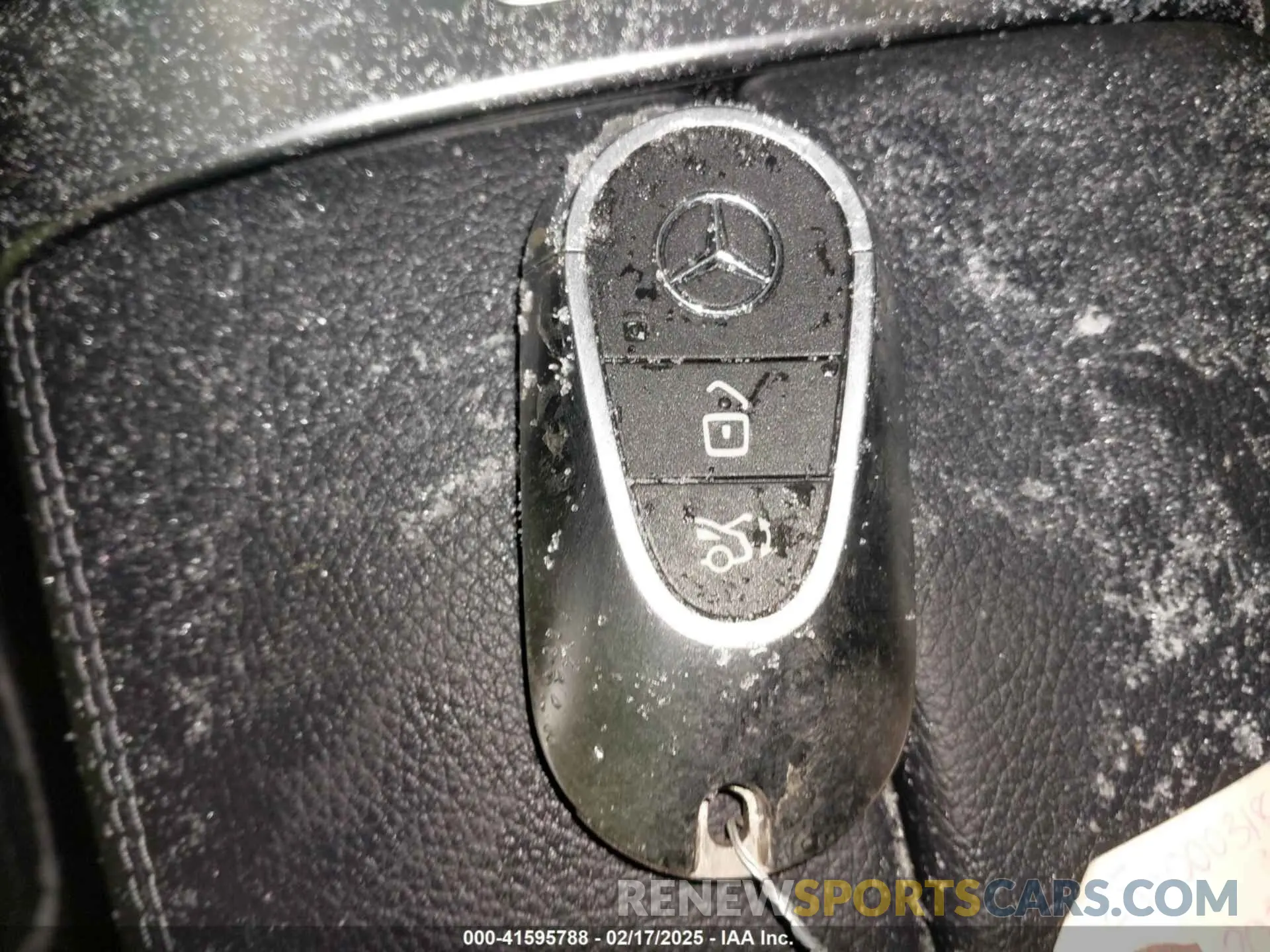 11 Photograph of a damaged car W1KAF4HB5NR013111 MERCEDES-BENZ C 300 2022