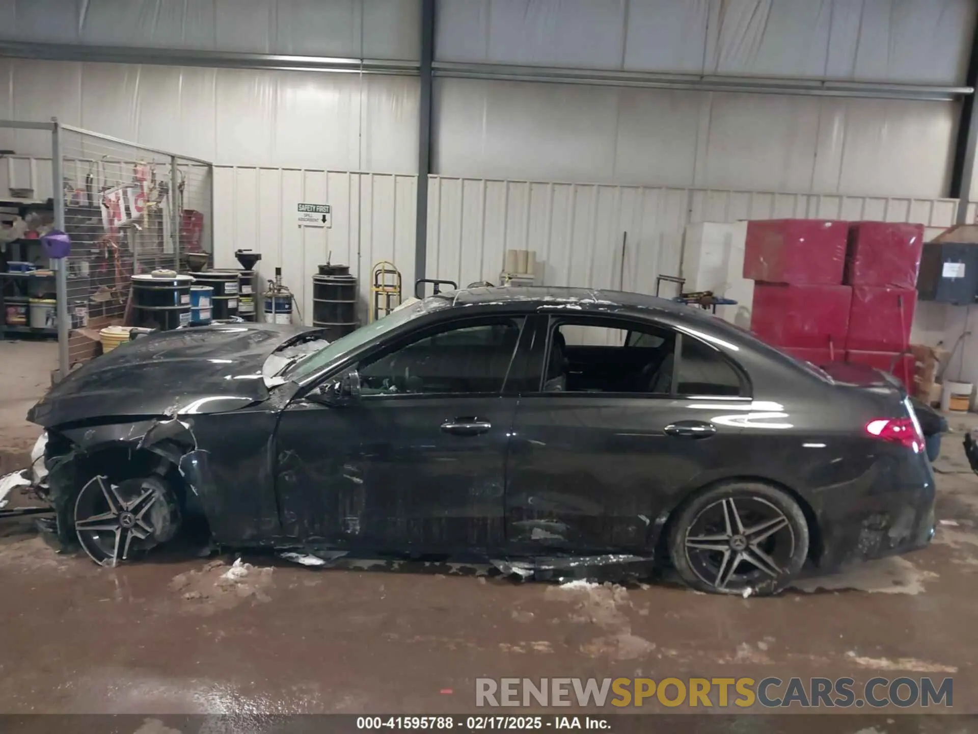 15 Photograph of a damaged car W1KAF4HB5NR013111 MERCEDES-BENZ C 300 2022