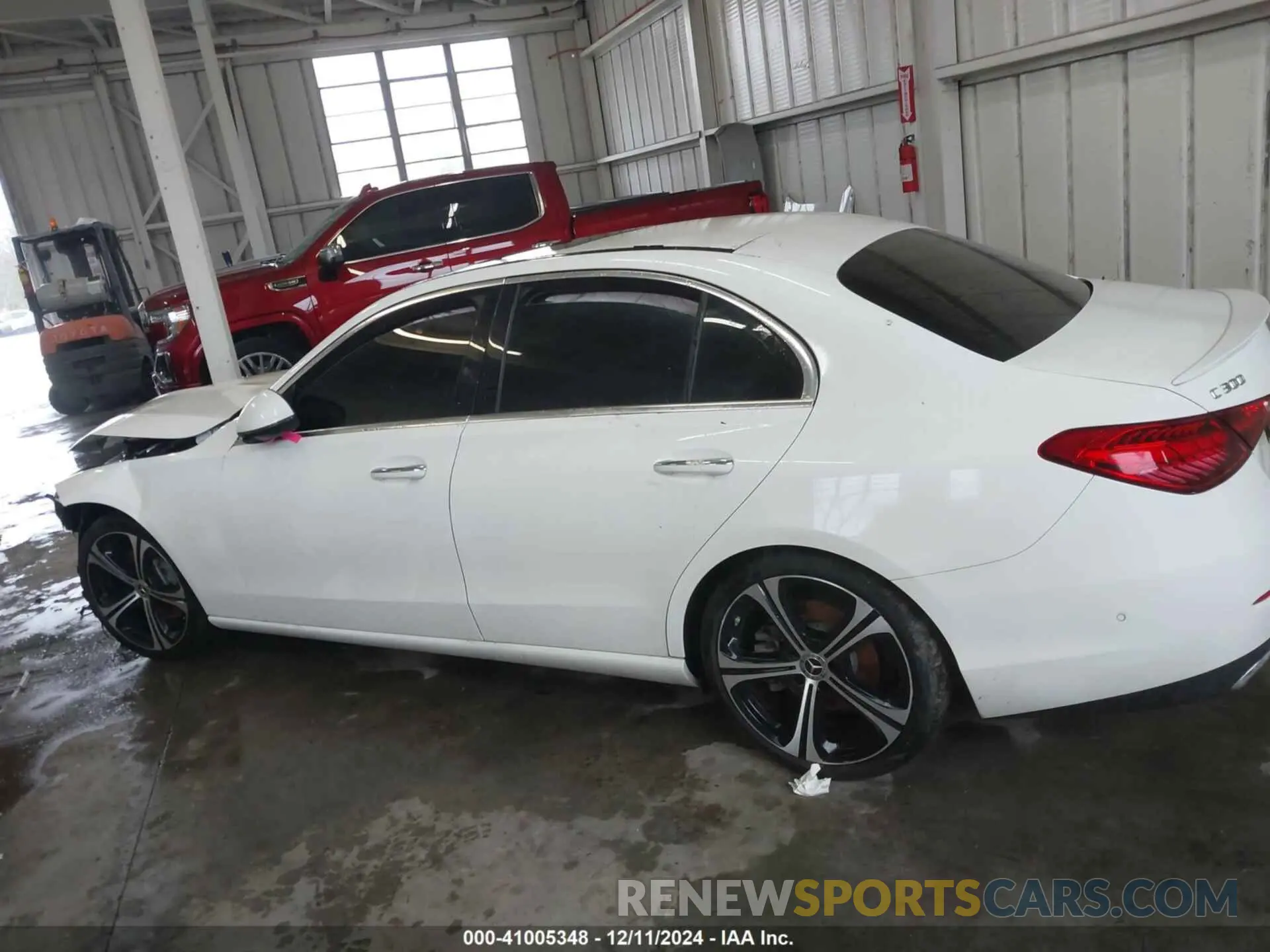 13 Photograph of a damaged car W1KAF4HB8NR061119 MERCEDES-BENZ C 300 2022