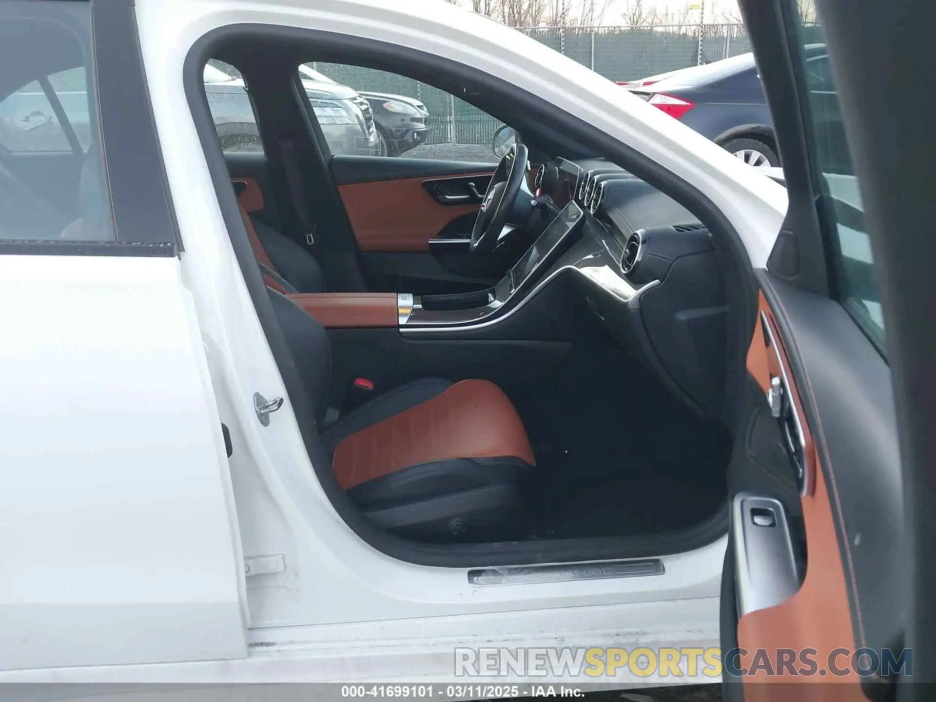 5 Photograph of a damaged car W1KAF4HB9NR043468 MERCEDES-BENZ C 300 2022