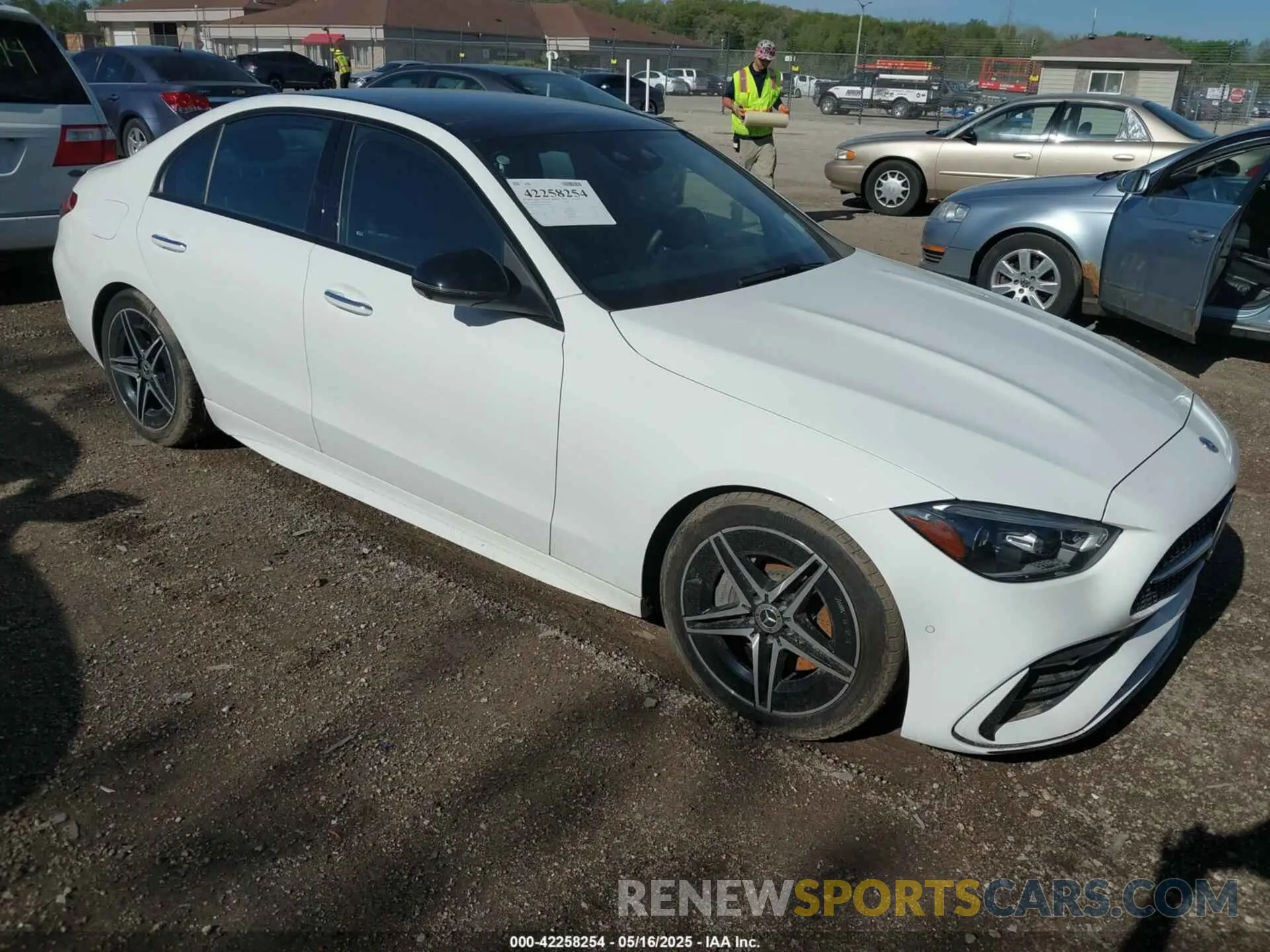 1 Photograph of a damaged car W1KAF4HBXNR049392 MERCEDES-BENZ C 300 2022