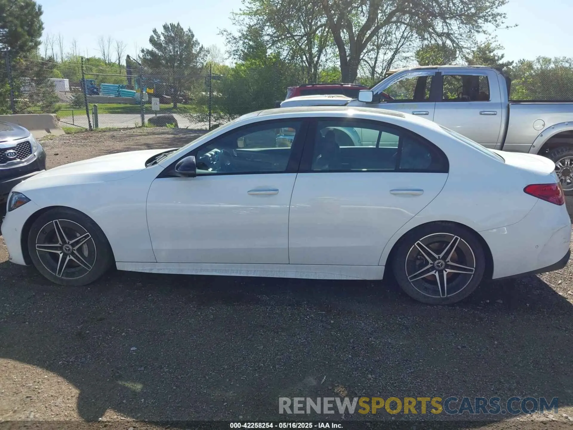 14 Photograph of a damaged car W1KAF4HBXNR049392 MERCEDES-BENZ C 300 2022