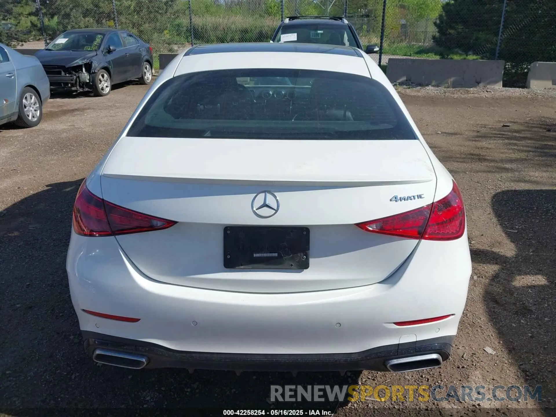 16 Photograph of a damaged car W1KAF4HBXNR049392 MERCEDES-BENZ C 300 2022