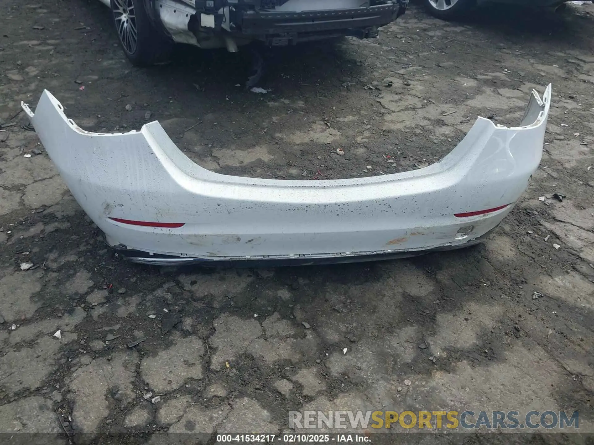 11 Photograph of a damaged car W1KAF4GB1PR093107 MERCEDES-BENZ C 300 2023