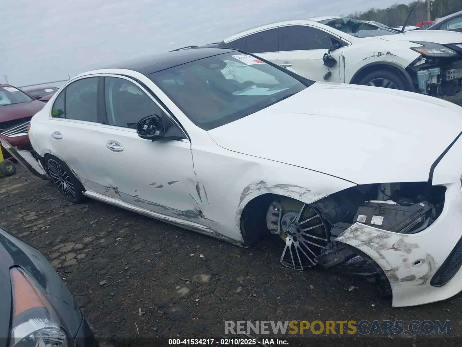 13 Photograph of a damaged car W1KAF4GB1PR093107 MERCEDES-BENZ C 300 2023