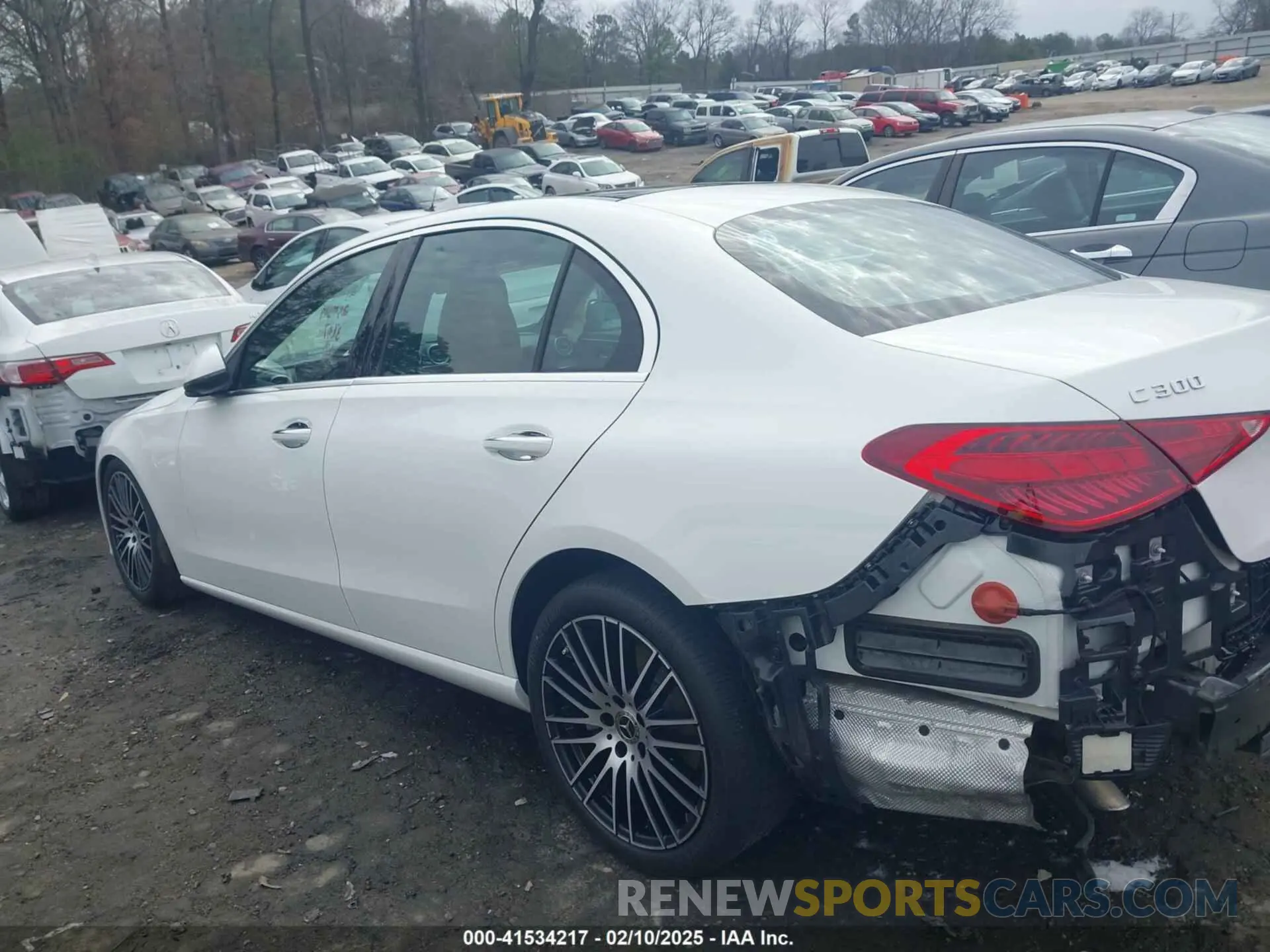 14 Photograph of a damaged car W1KAF4GB1PR093107 MERCEDES-BENZ C 300 2023