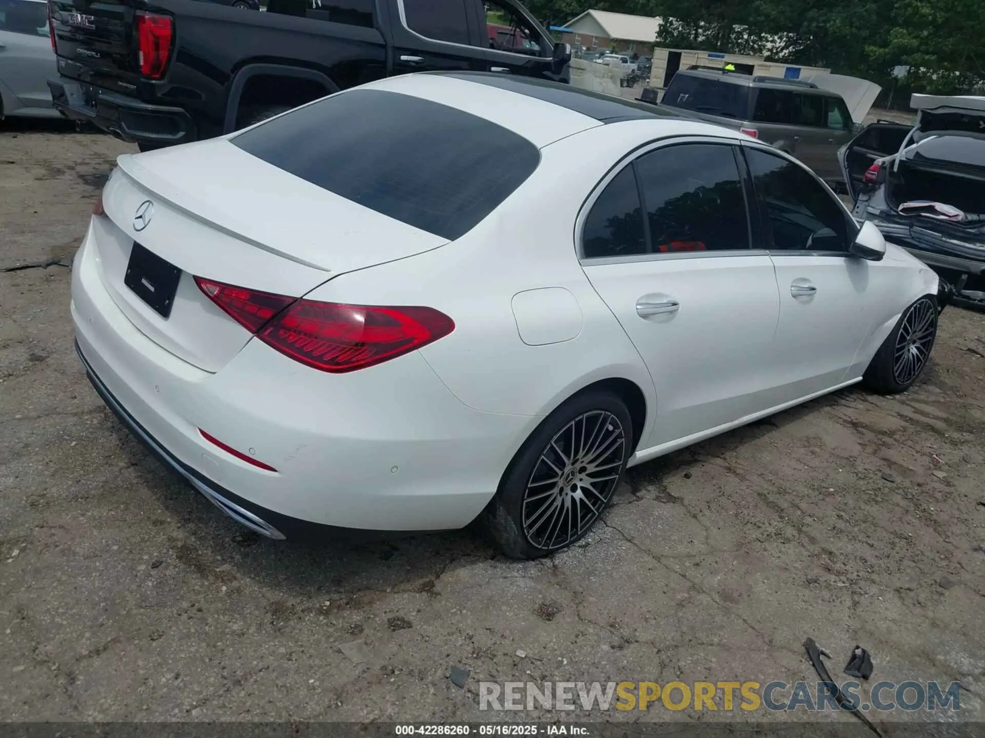 4 Photograph of a damaged car W1KAF4GB3PR089916 MERCEDES-BENZ C 300 2023