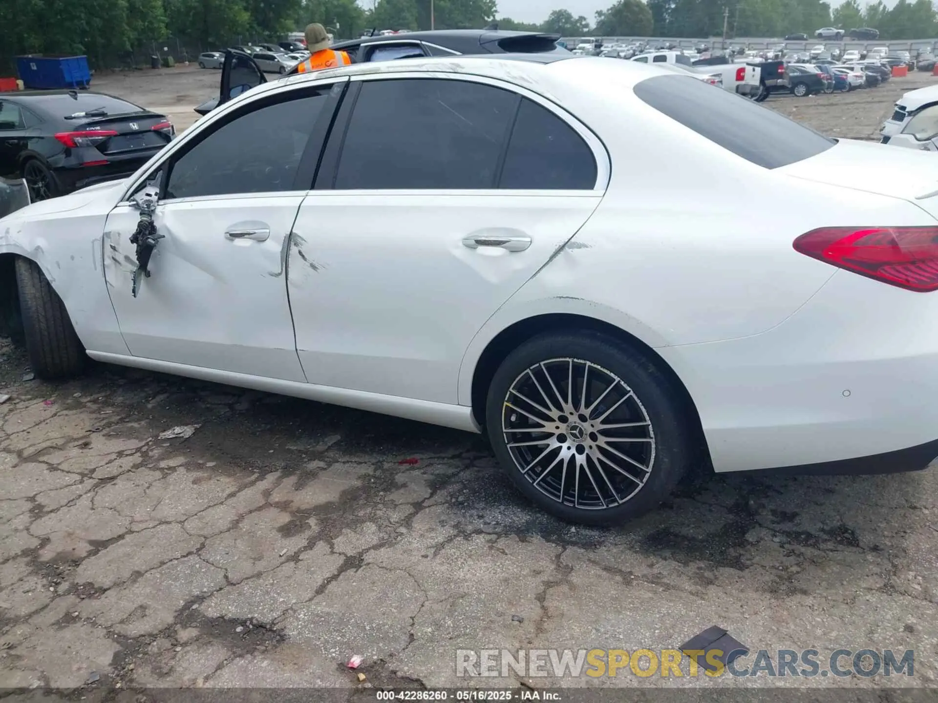 6 Photograph of a damaged car W1KAF4GB3PR089916 MERCEDES-BENZ C 300 2023