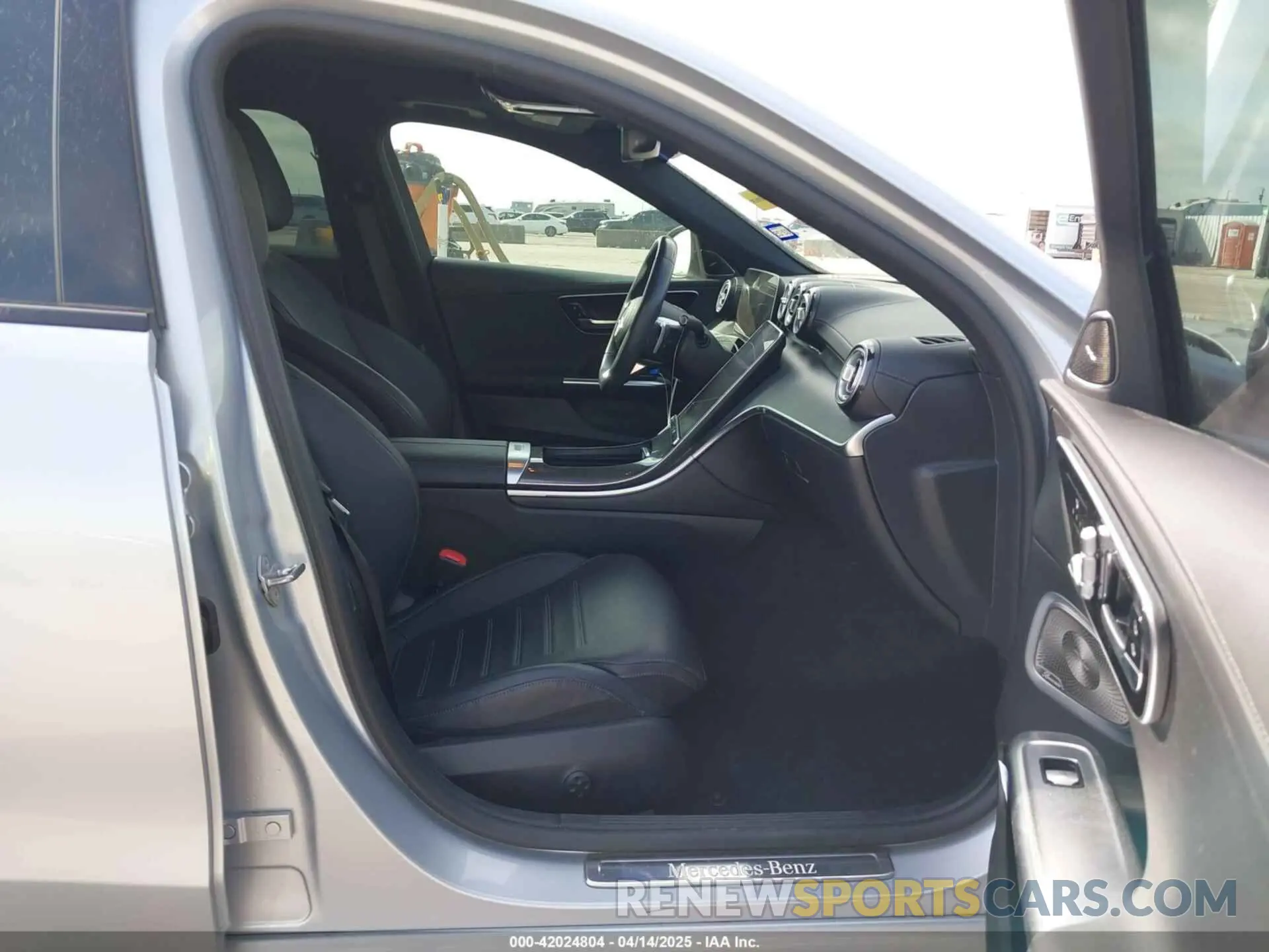 5 Photograph of a damaged car W1KAF4GB3PR106522 MERCEDES-BENZ C 300 2023