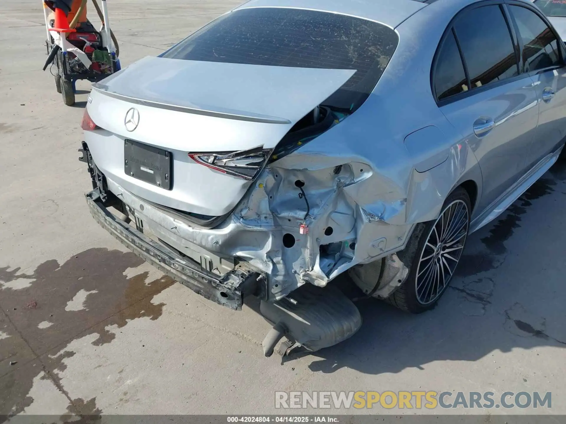 6 Photograph of a damaged car W1KAF4GB3PR106522 MERCEDES-BENZ C 300 2023