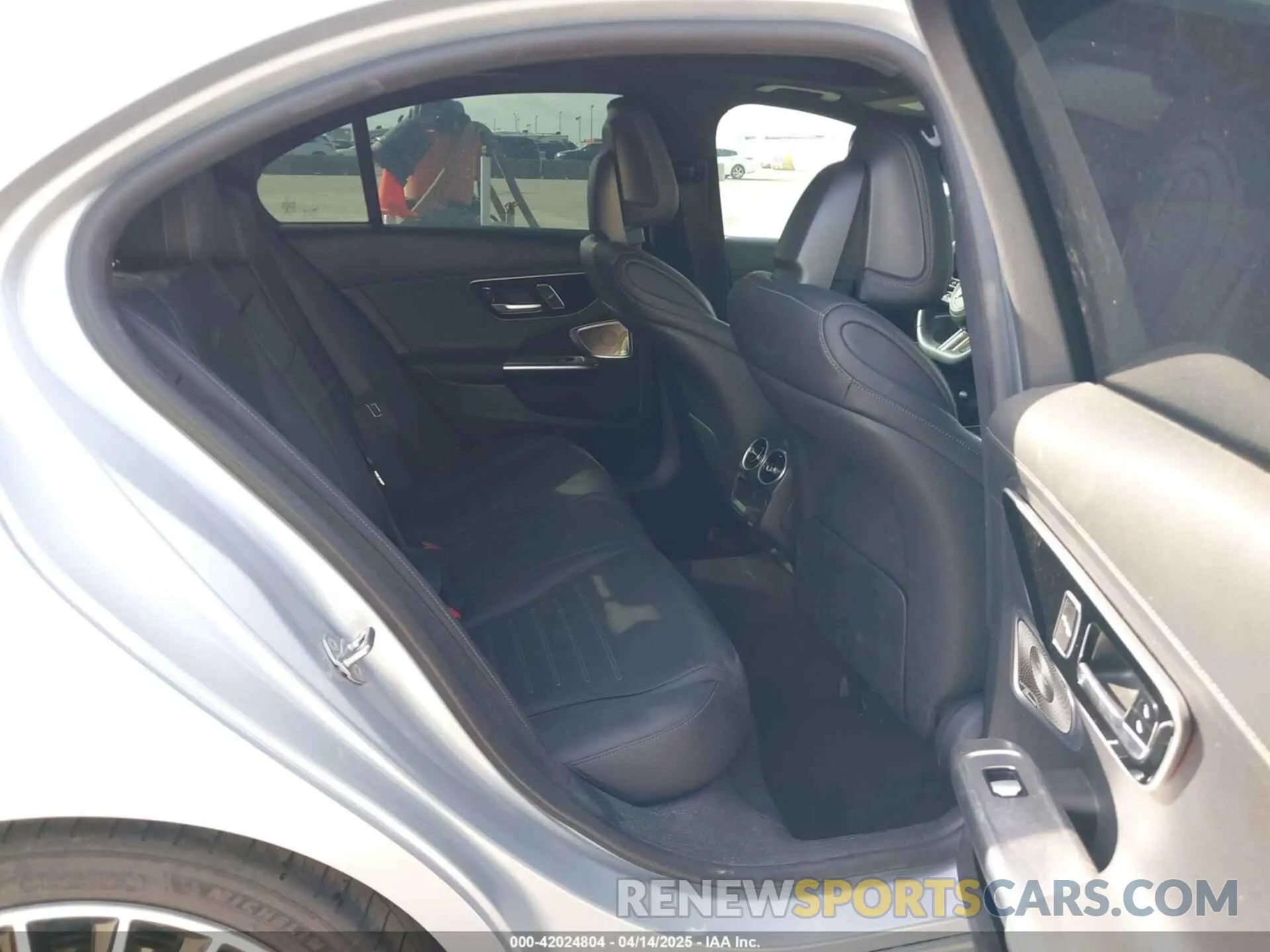 8 Photograph of a damaged car W1KAF4GB3PR106522 MERCEDES-BENZ C 300 2023