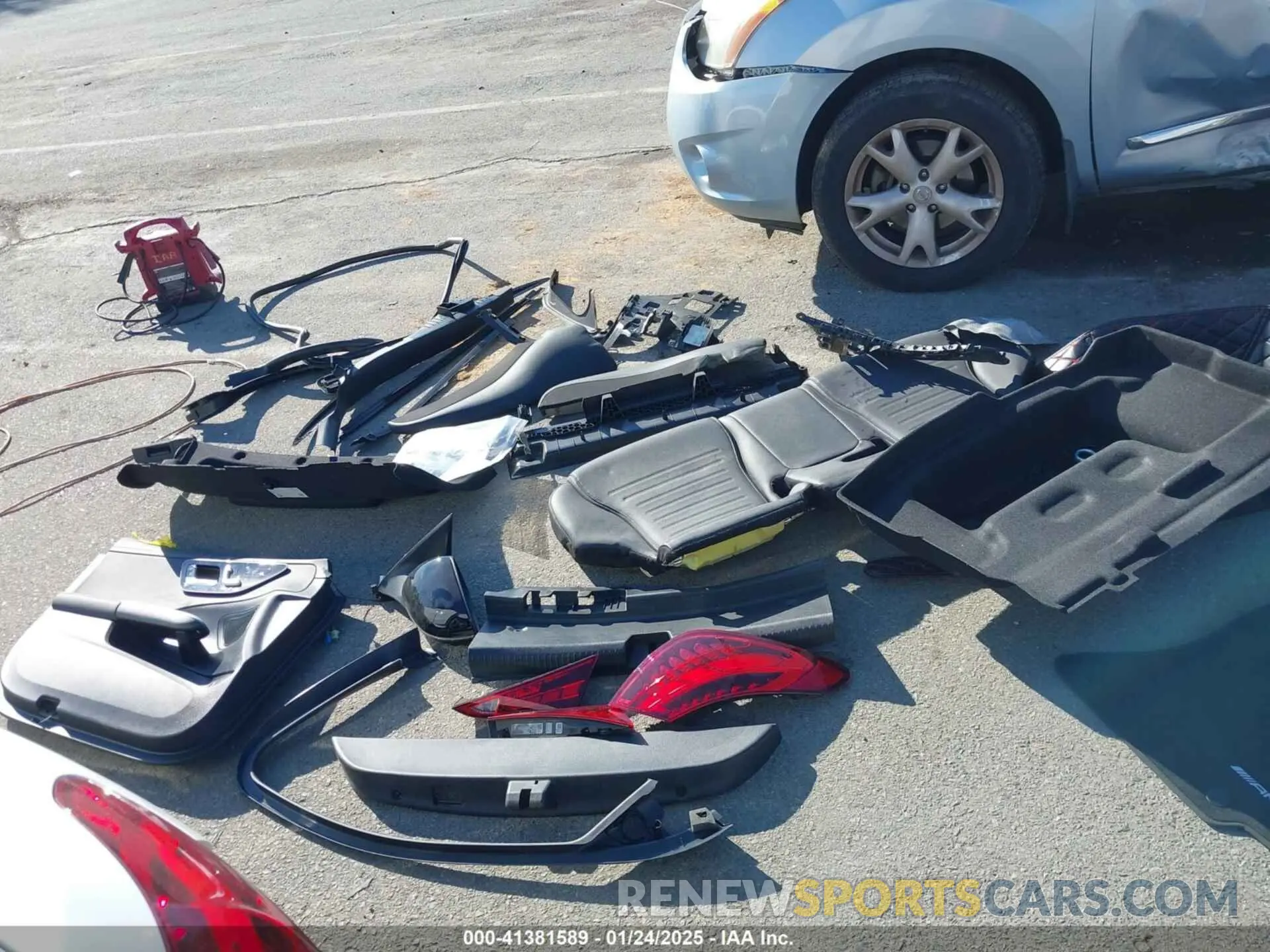 12 Photograph of a damaged car W1KAF4GB4PR108957 MERCEDES-BENZ C 300 2023
