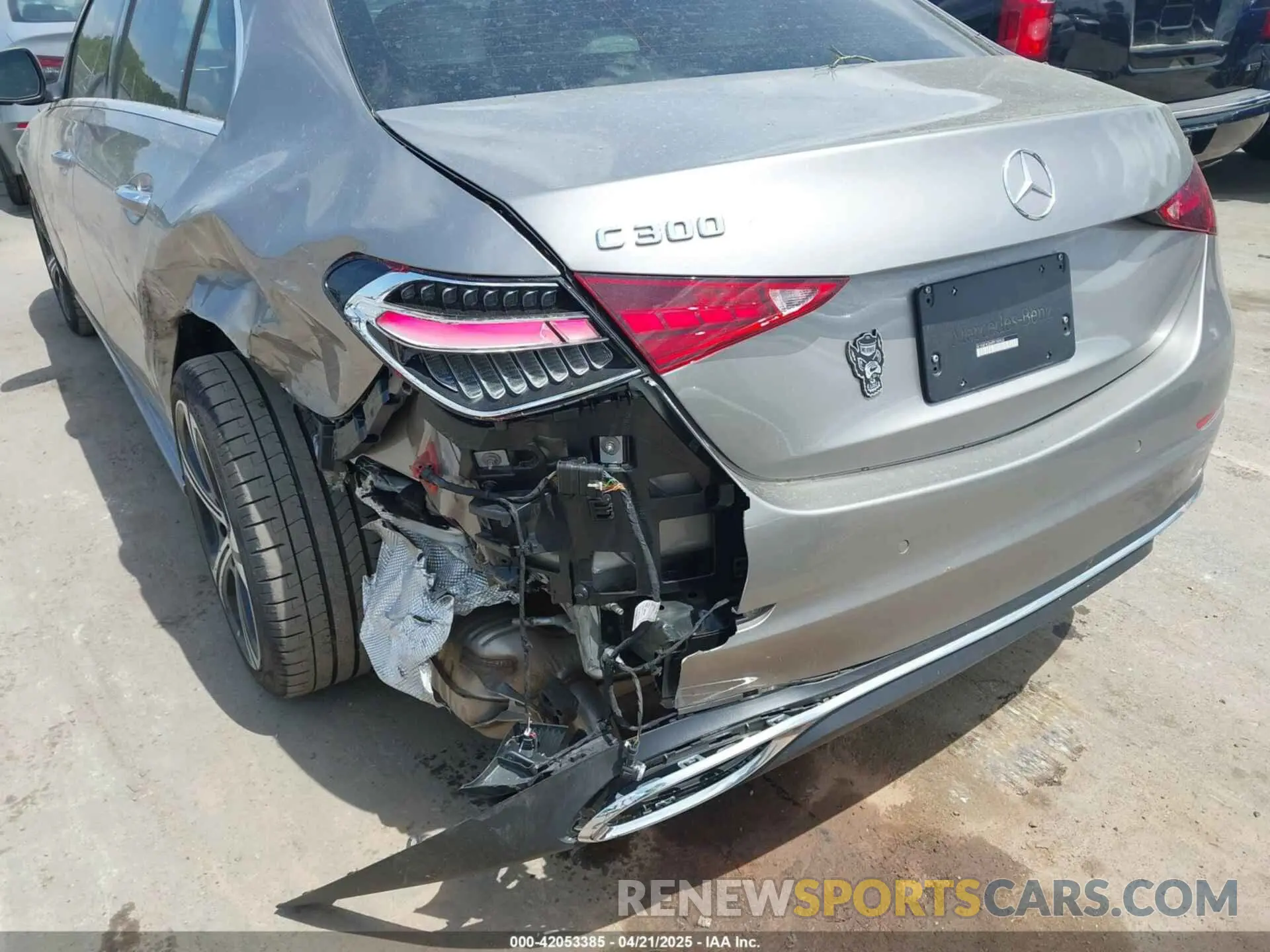 17 Photograph of a damaged car W1KAF4GB6PR150935 MERCEDES-BENZ C 300 2023