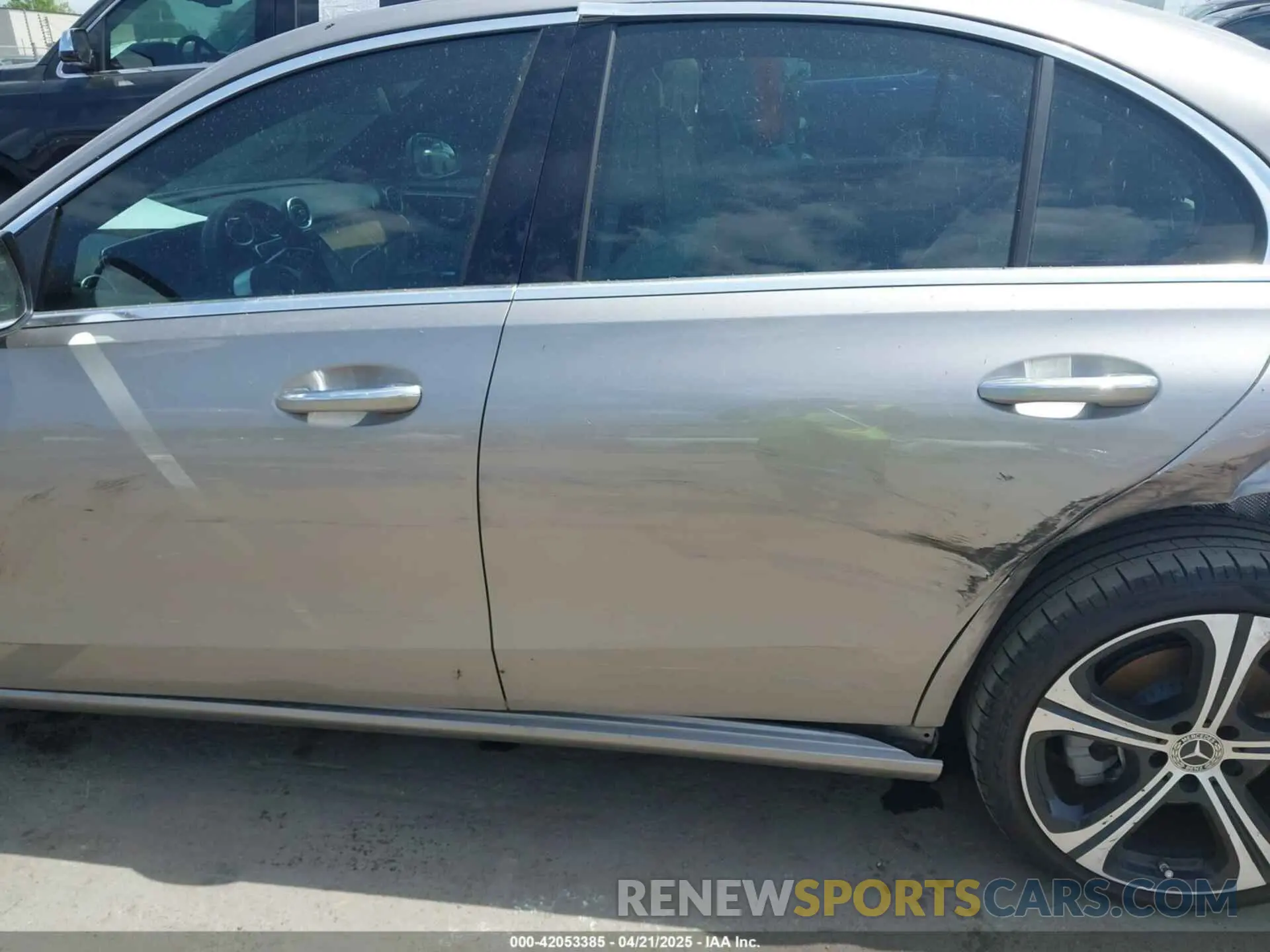 18 Photograph of a damaged car W1KAF4GB6PR150935 MERCEDES-BENZ C 300 2023