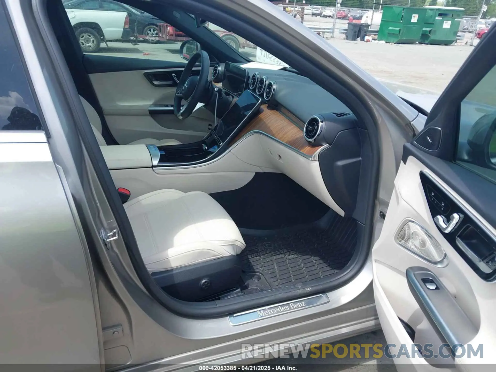 5 Photograph of a damaged car W1KAF4GB6PR150935 MERCEDES-BENZ C 300 2023