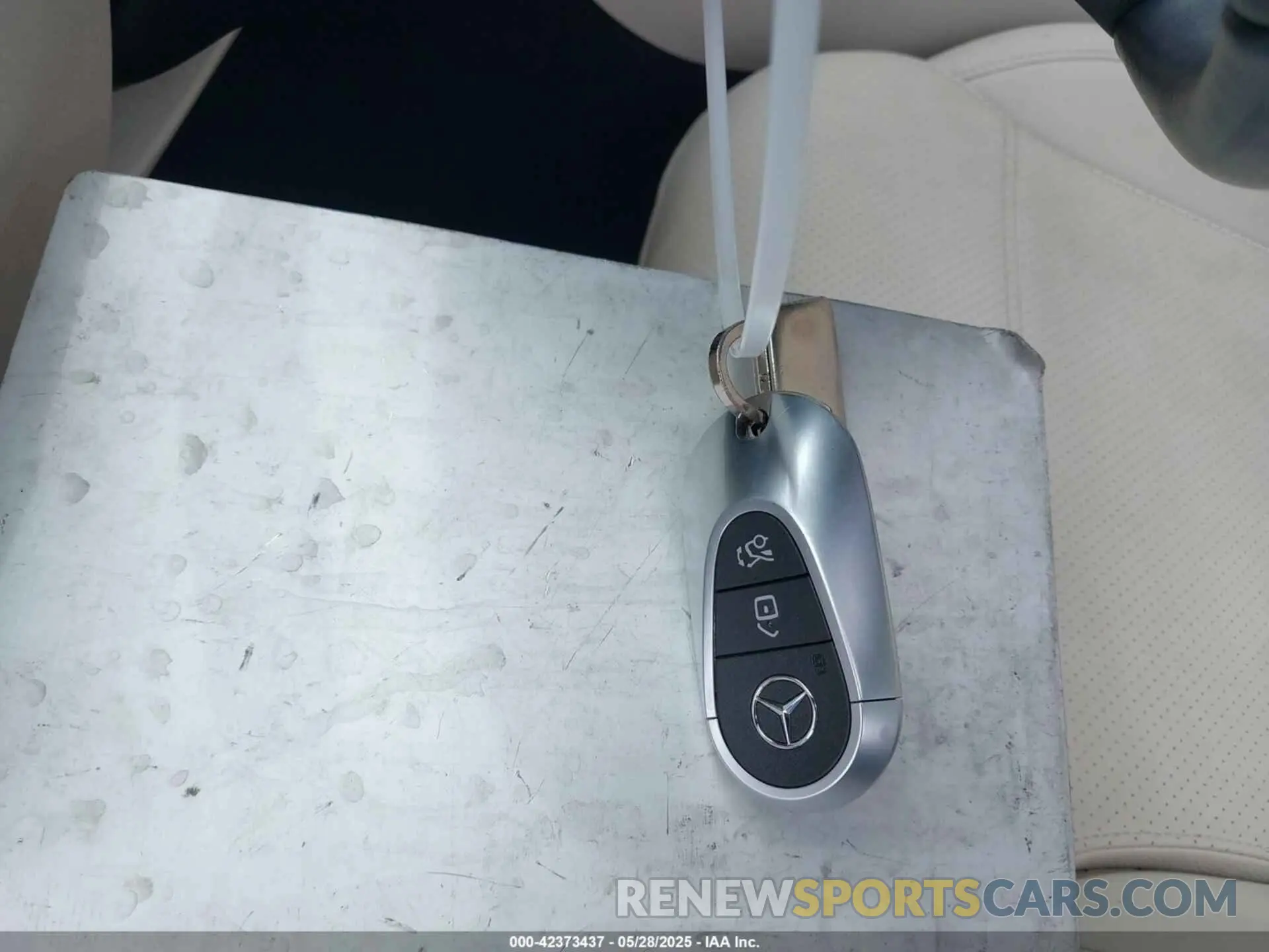 11 Photograph of a damaged car W1KAF4GB7PR092981 MERCEDES-BENZ C 300 2023
