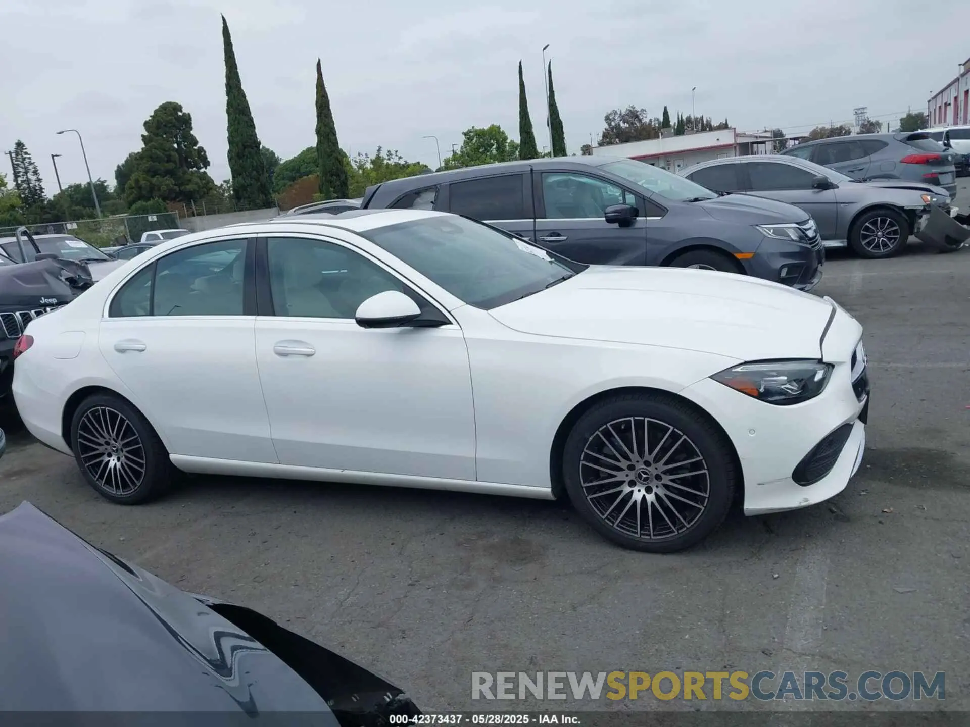 13 Photograph of a damaged car W1KAF4GB7PR092981 MERCEDES-BENZ C 300 2023