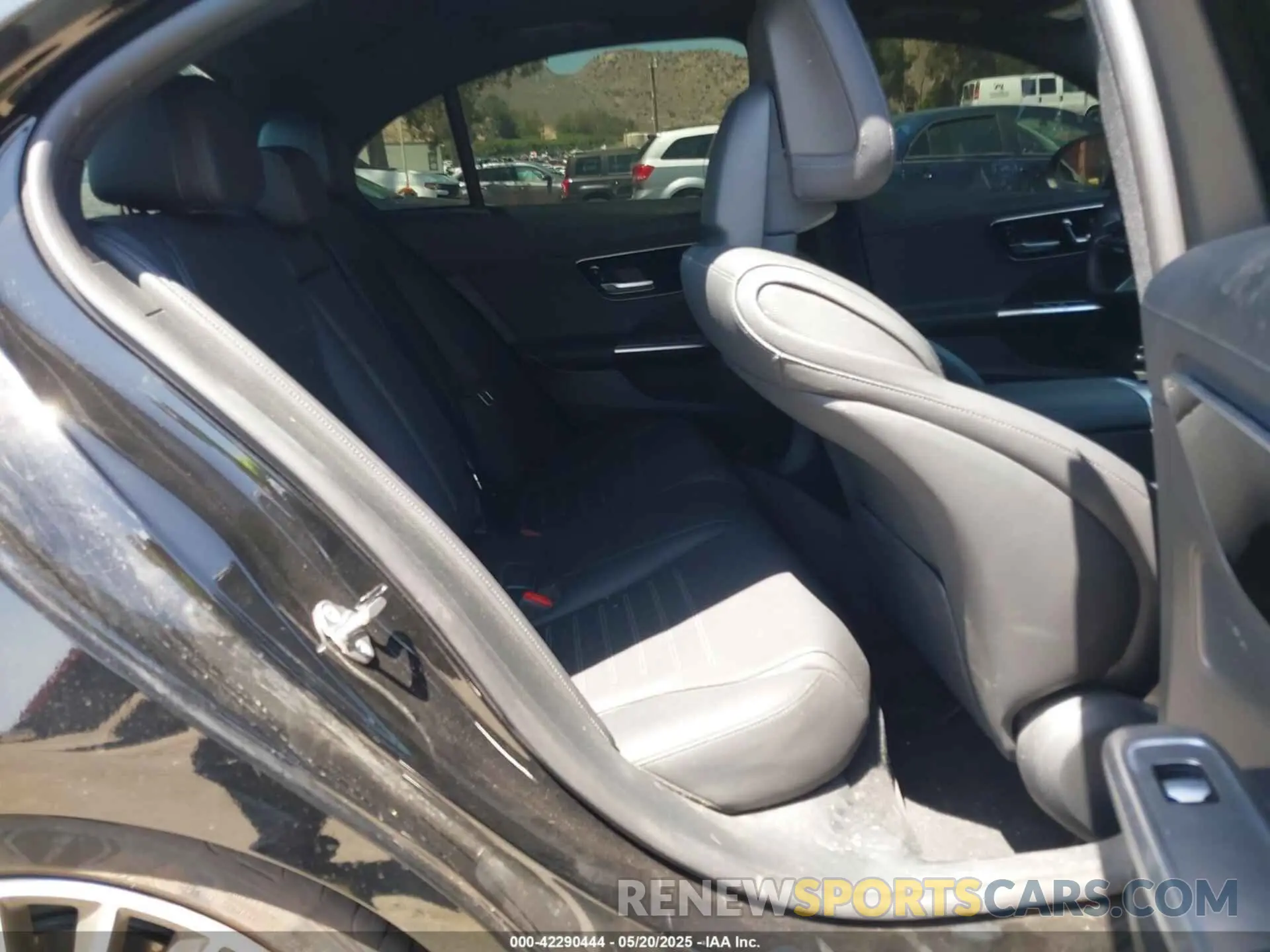 8 Photograph of a damaged car W1KAF4GB7PR154699 MERCEDES-BENZ C 300 2023