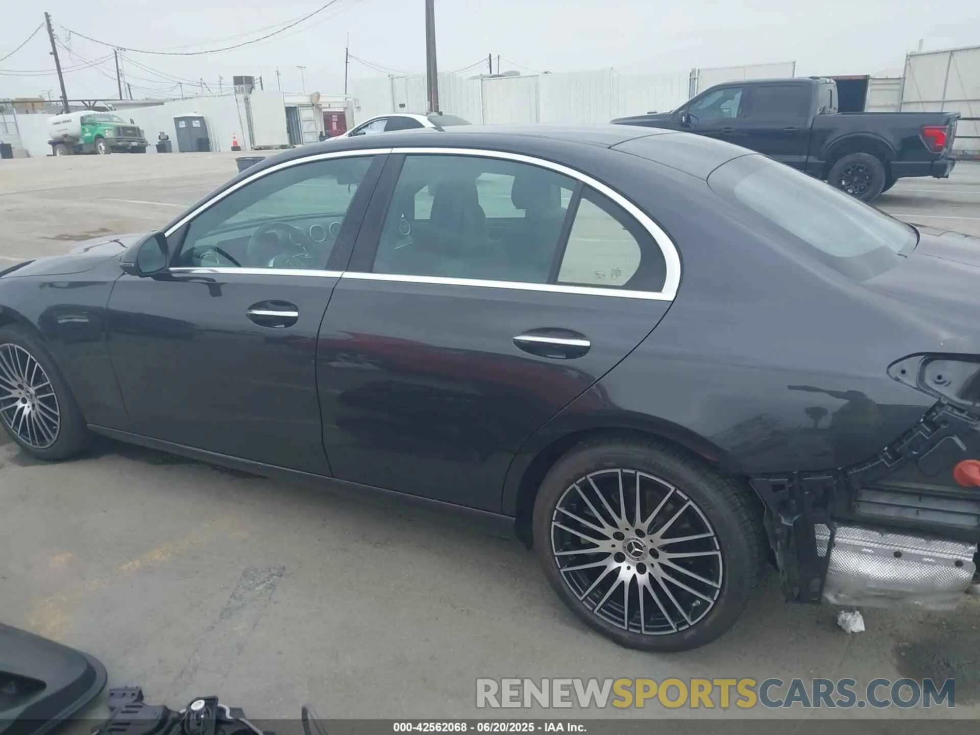 15 Photograph of a damaged car W1KAF4GB8PR144957 MERCEDES-BENZ C 300 2023