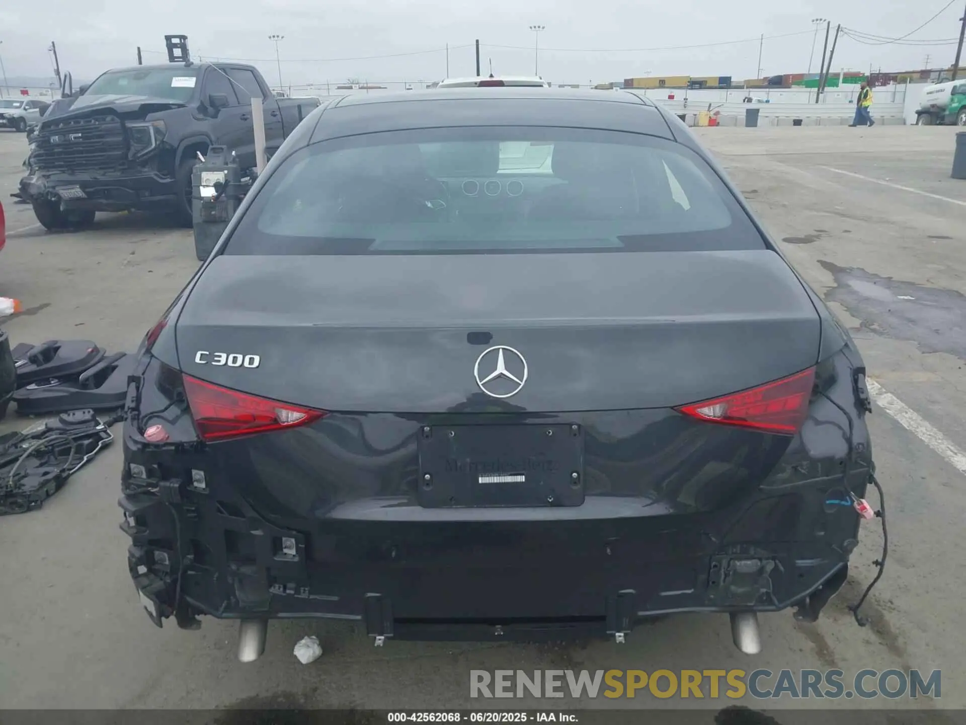 17 Photograph of a damaged car W1KAF4GB8PR144957 MERCEDES-BENZ C 300 2023