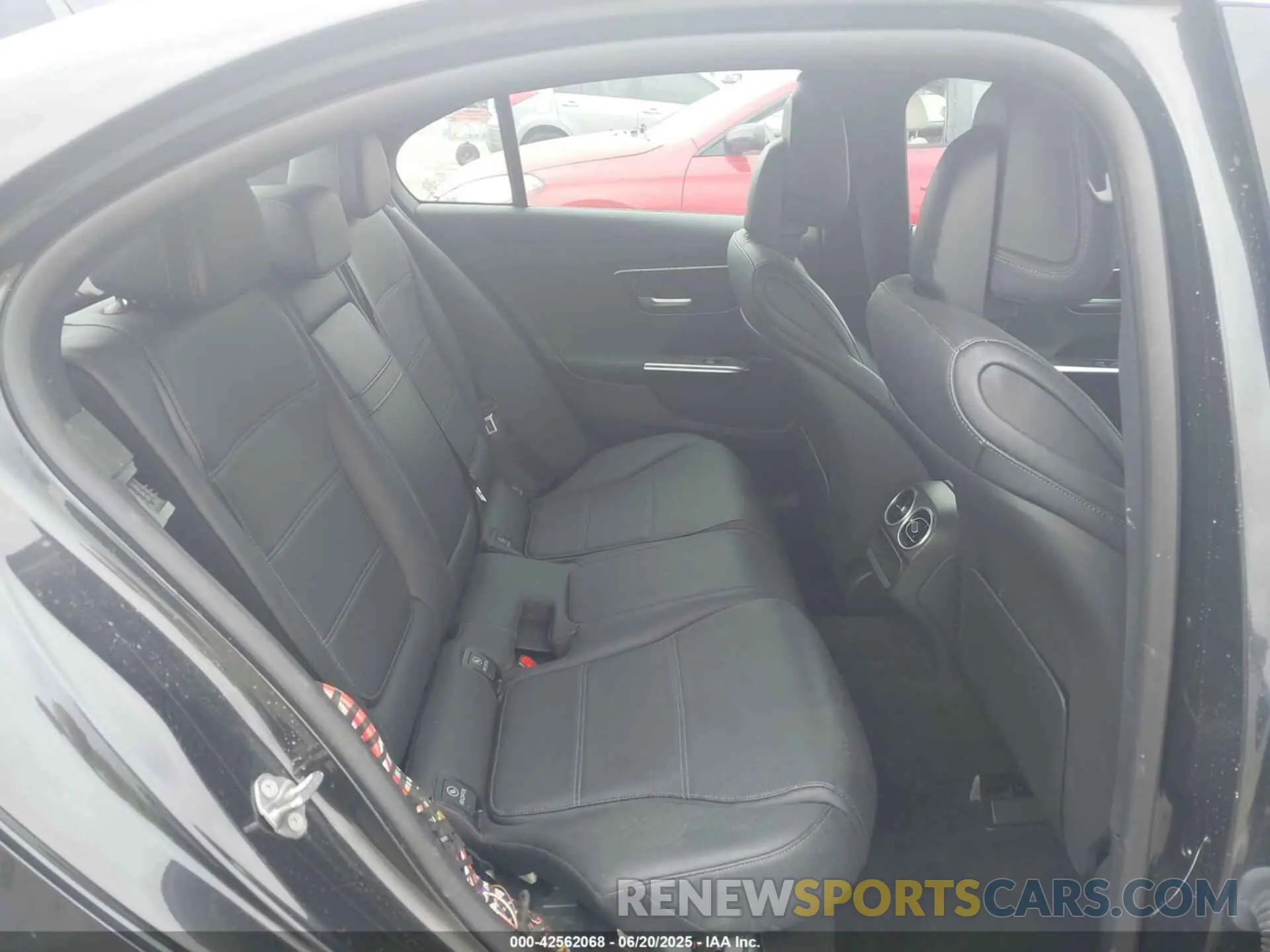 8 Photograph of a damaged car W1KAF4GB8PR144957 MERCEDES-BENZ C 300 2023
